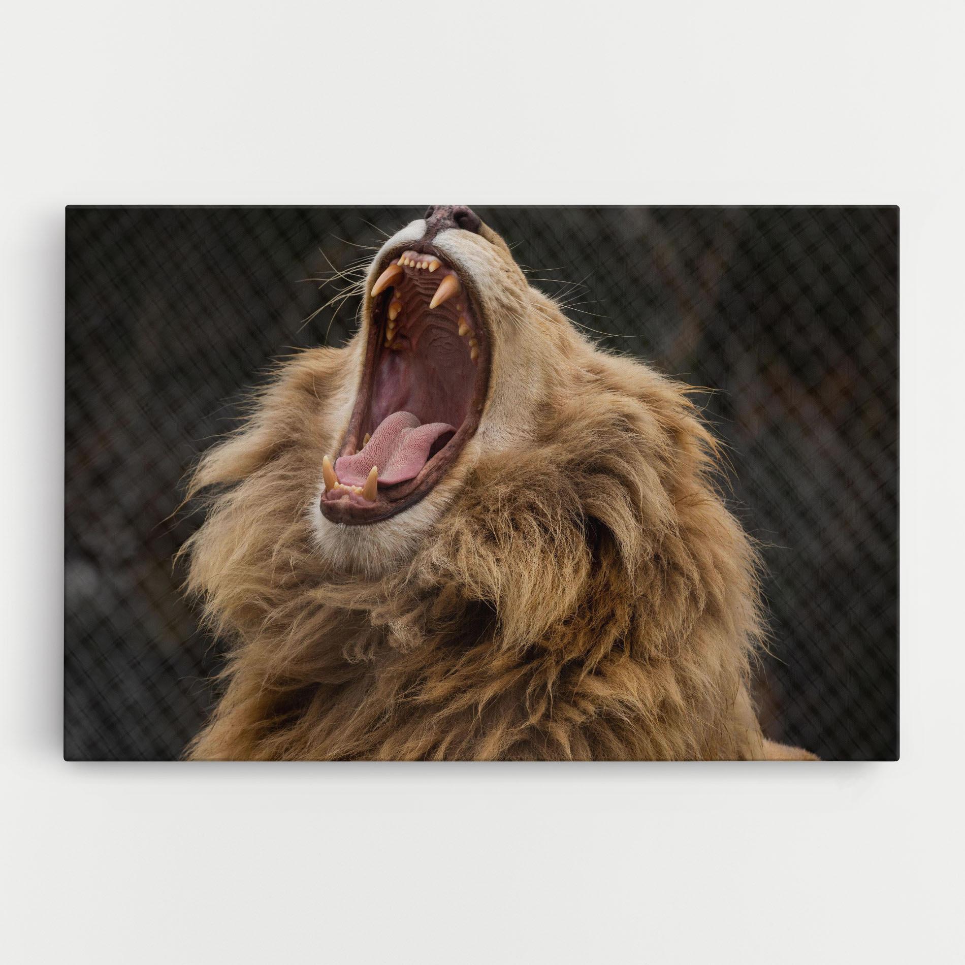 Картина на платно Angry Lion mockup 0