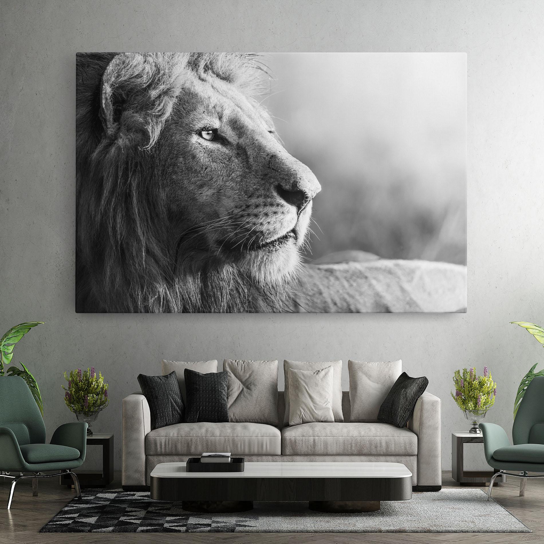 Картина на платно Grey Lion Head mockup 7