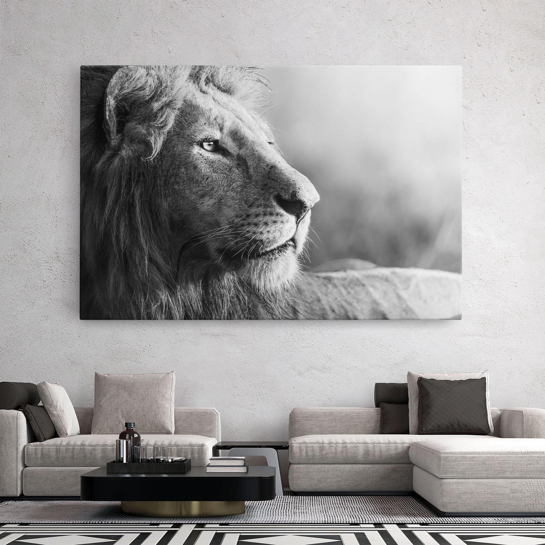 Картина на платно Grey Lion Head mockup 2