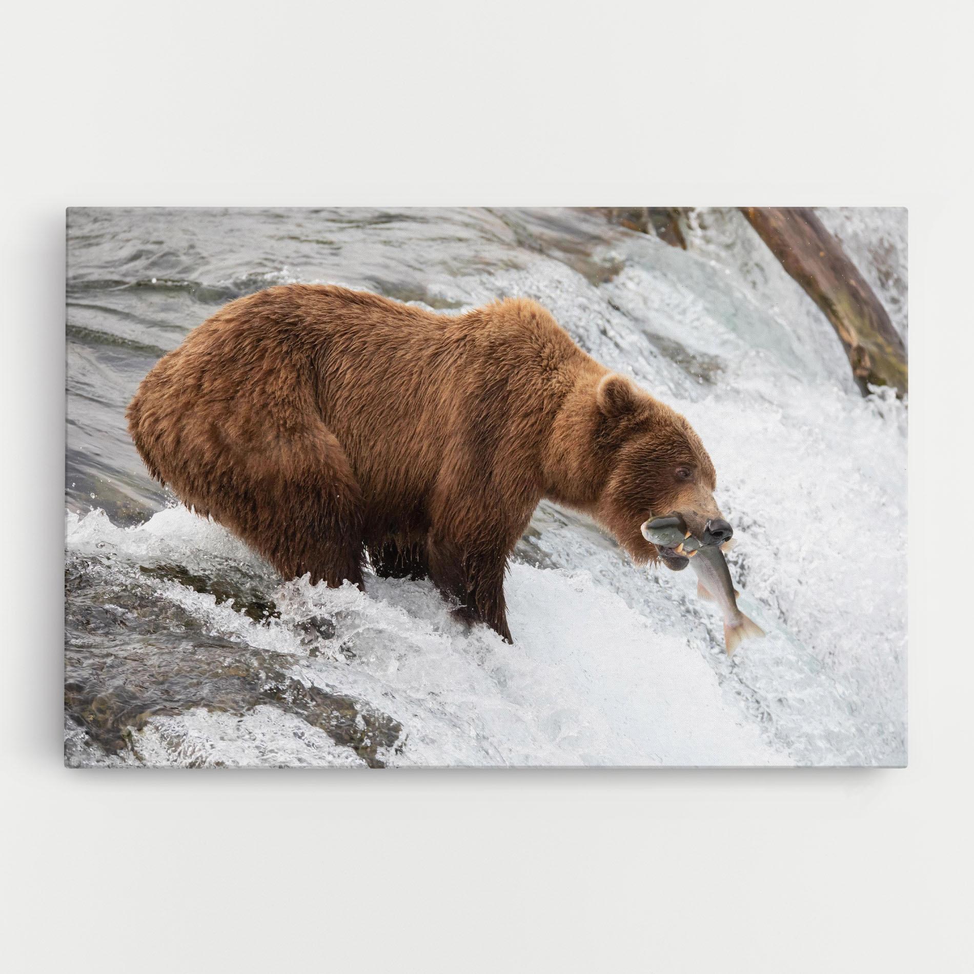 Картина на платно Bear Hunting mockup 0