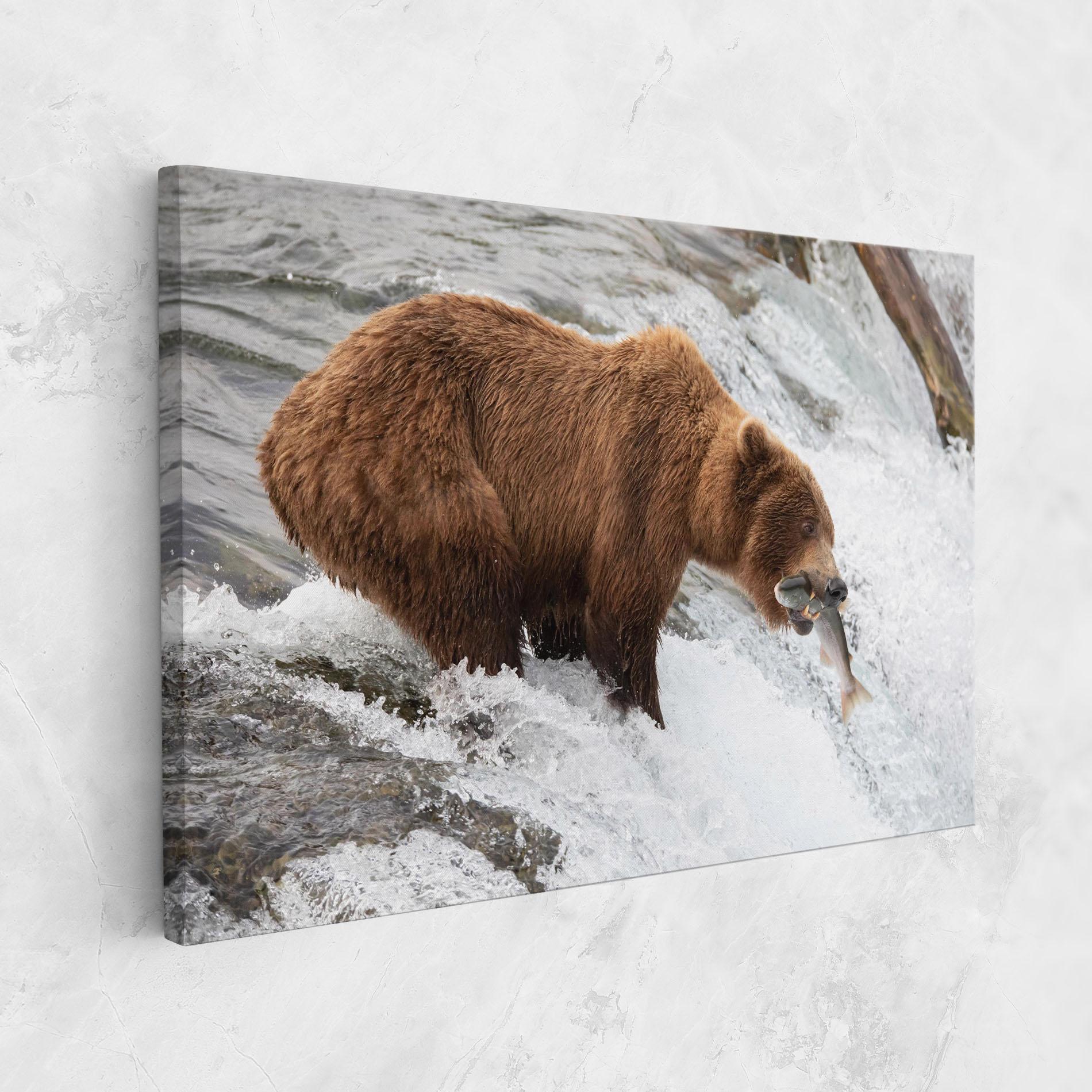 Картина на платно Bear Hunting mockup 1