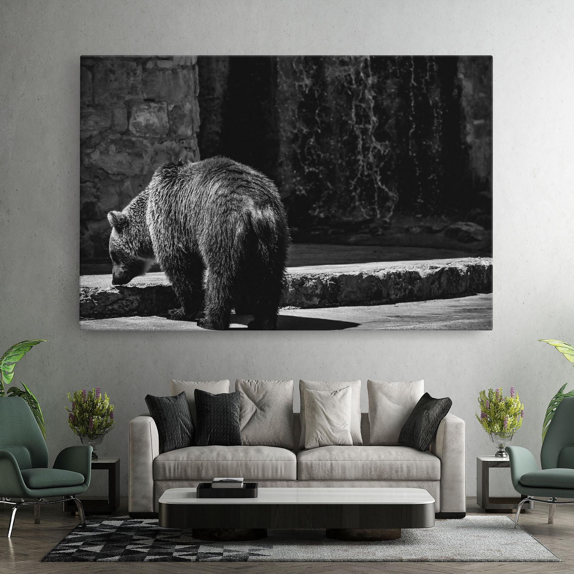 Картина на платно Grey Bear mockup 7