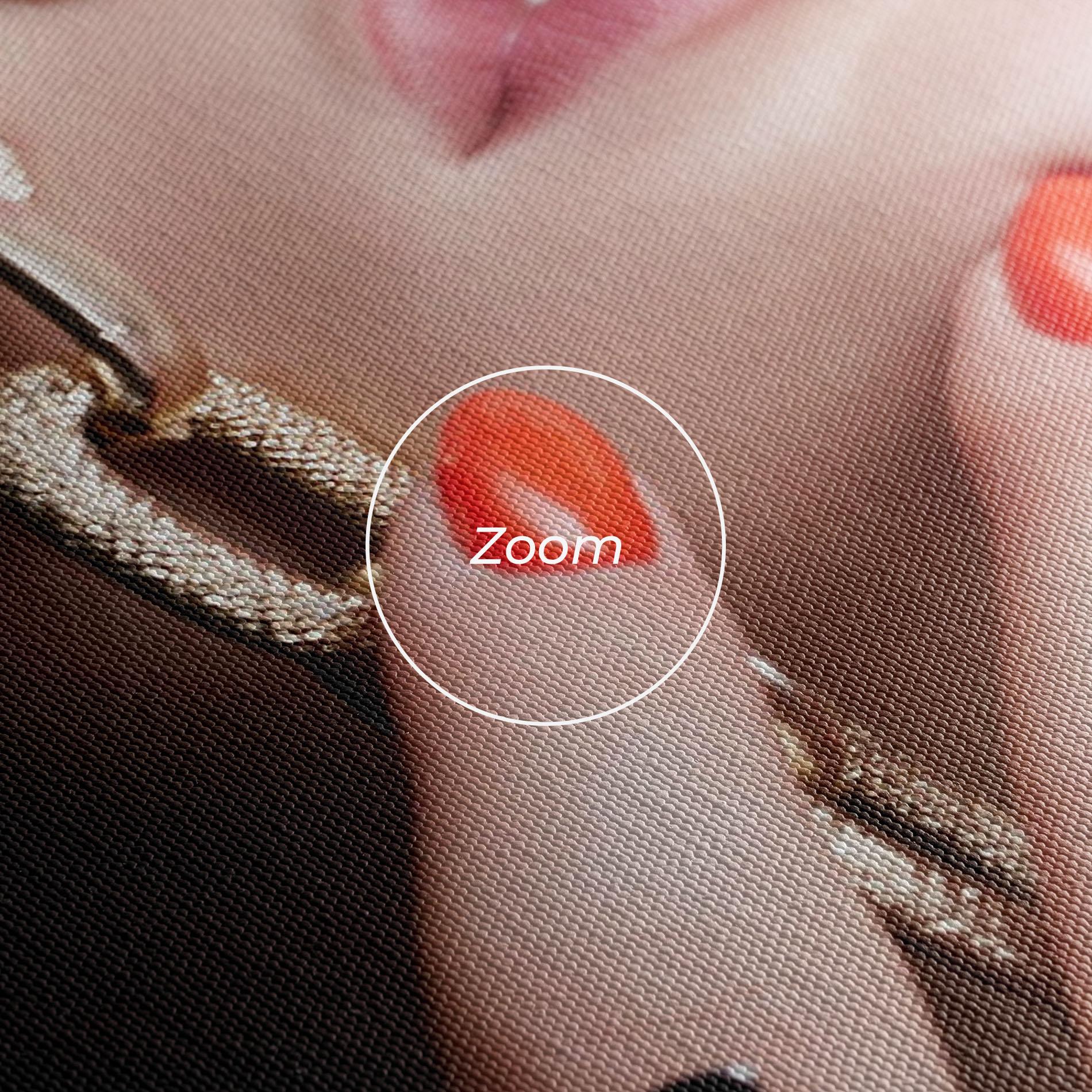 Картина на платно Big Chain Woman mockup 3