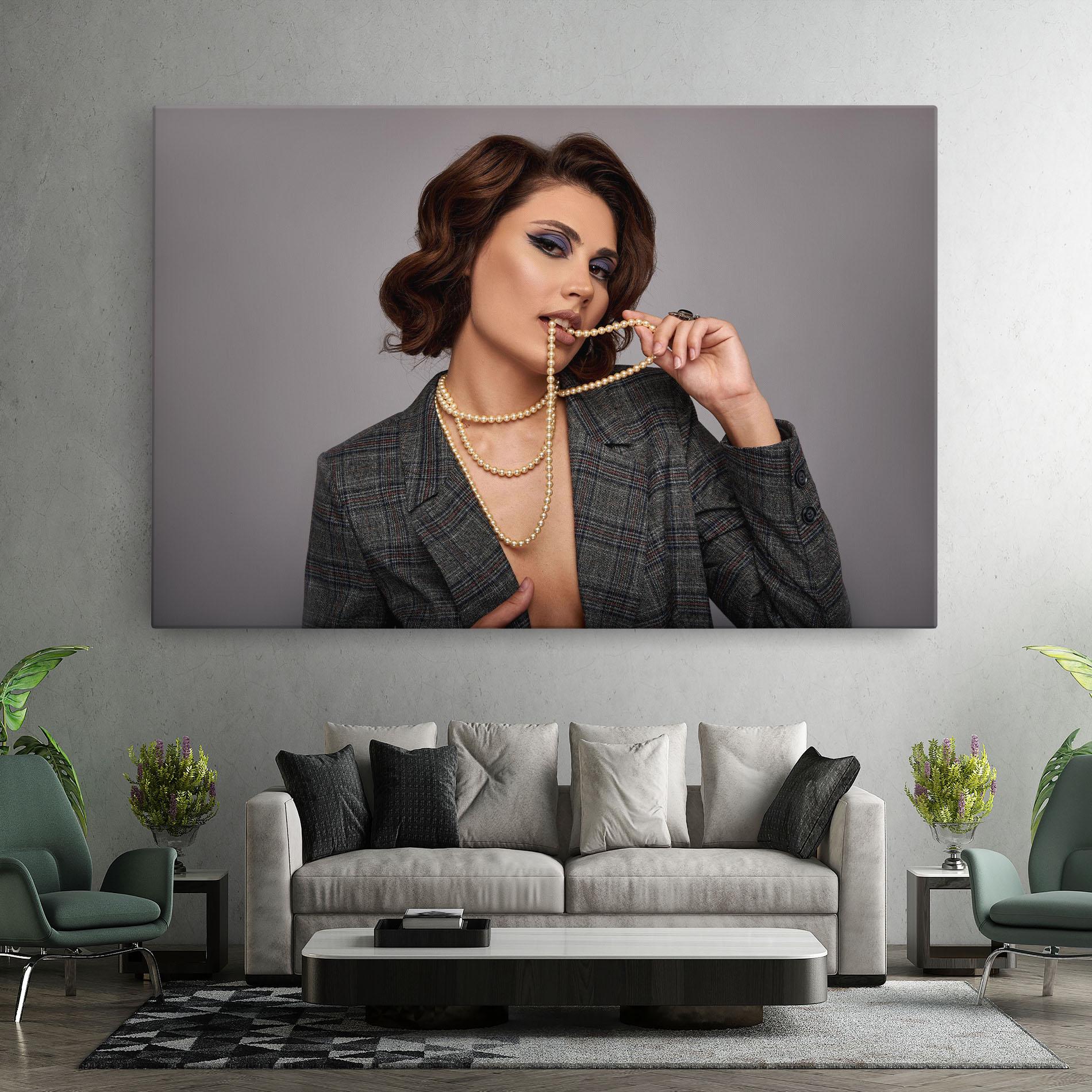 Картина на платно Gold Pearls mockup 7