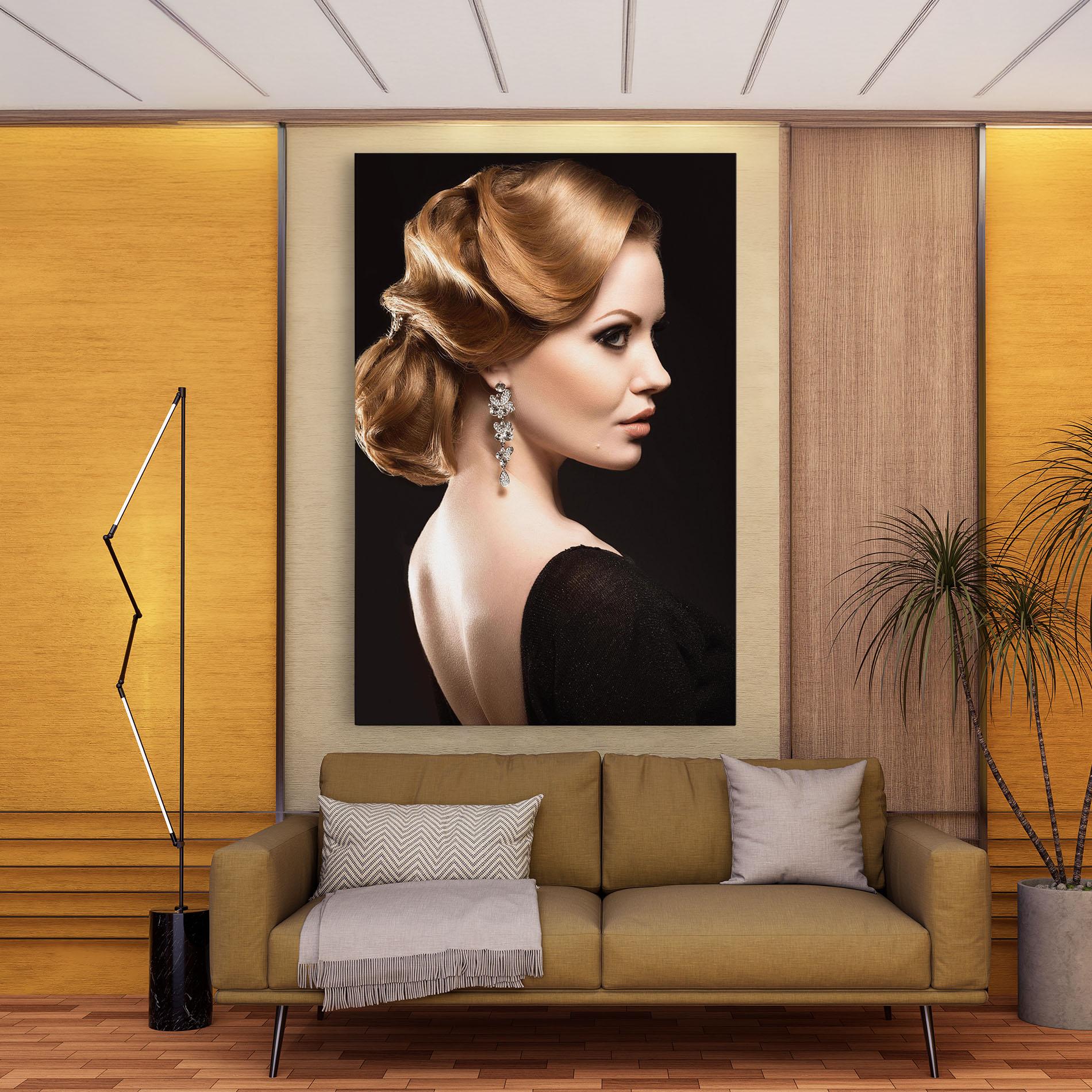 Картина на платно Elegant Earrings mockup 9