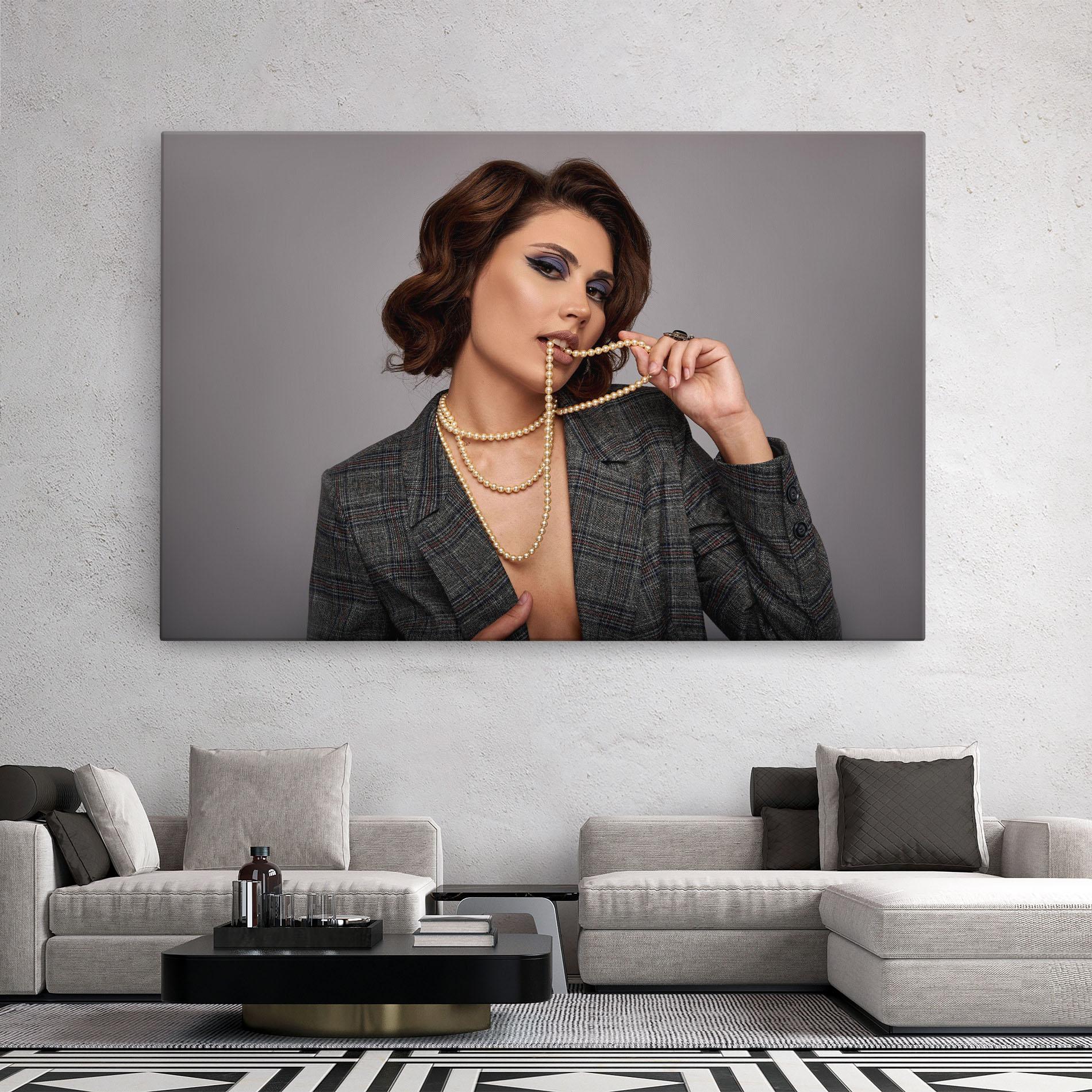 Картина на платно Gold Pearls mockup 2