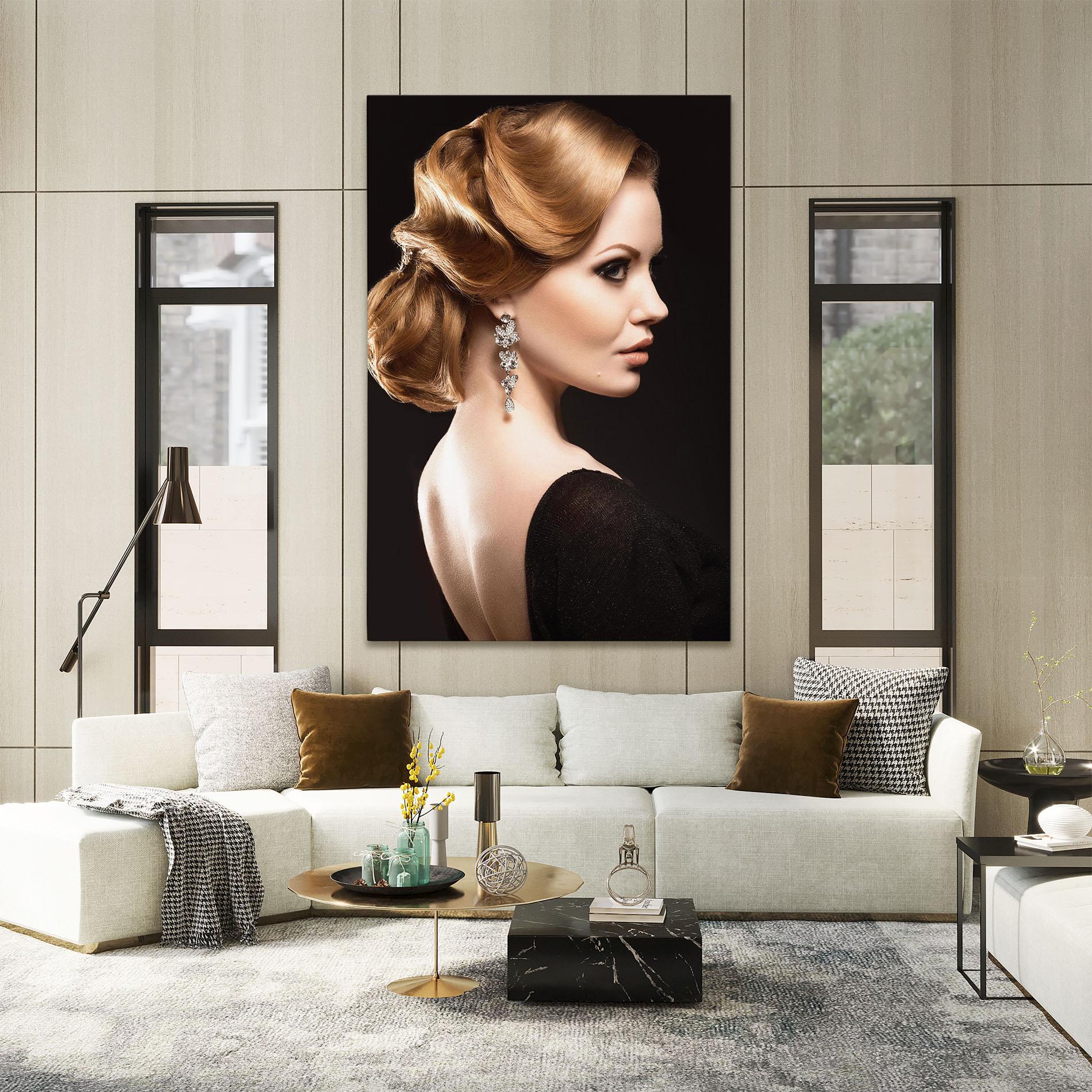 Картина на платно Elegant Earrings mockup 2