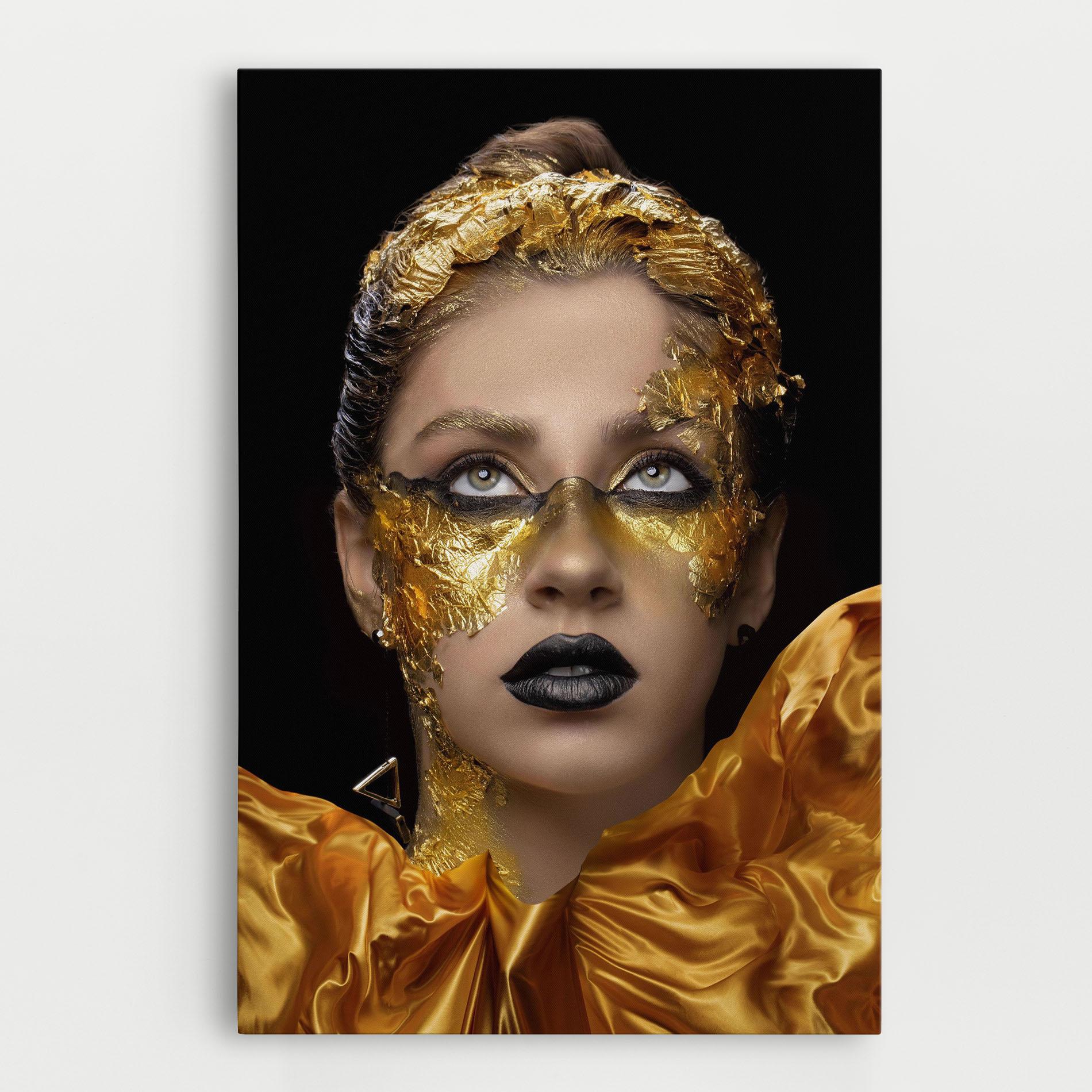 Картина на платно Glamorous Gold Outfit mockup 0