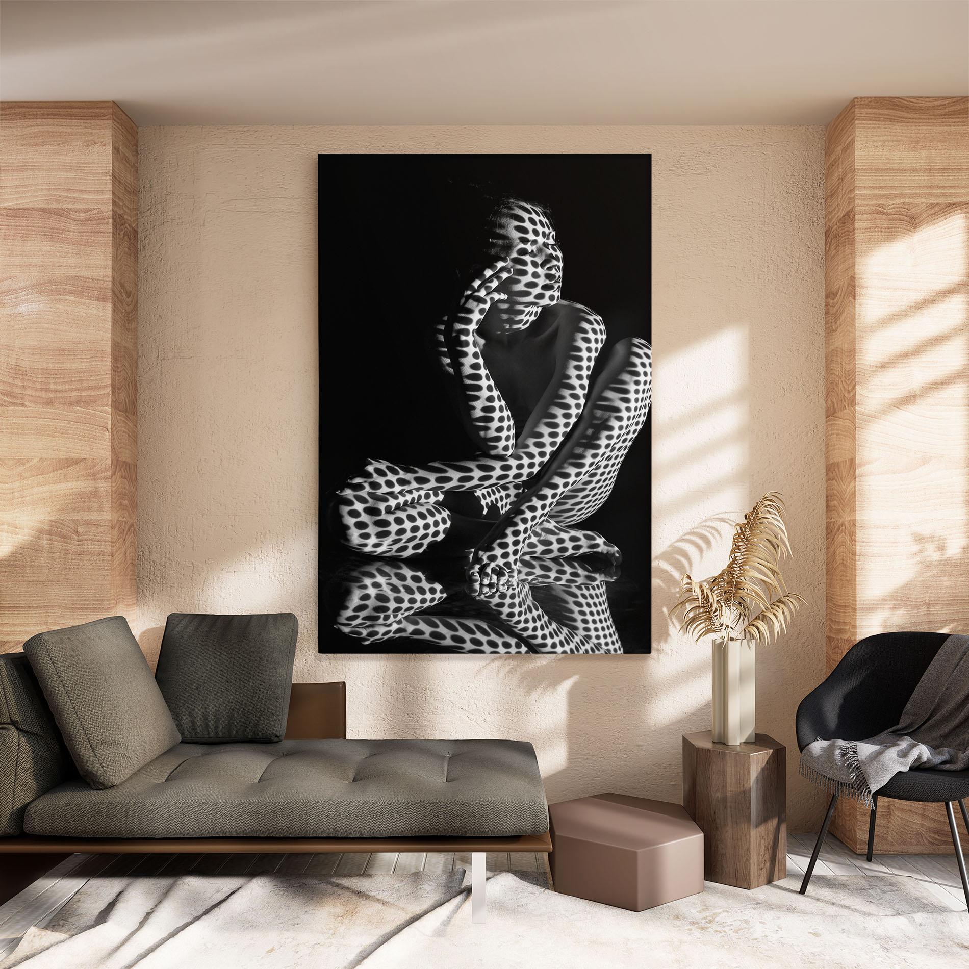 Картина на платно Black White Pattern Woman mockup 8