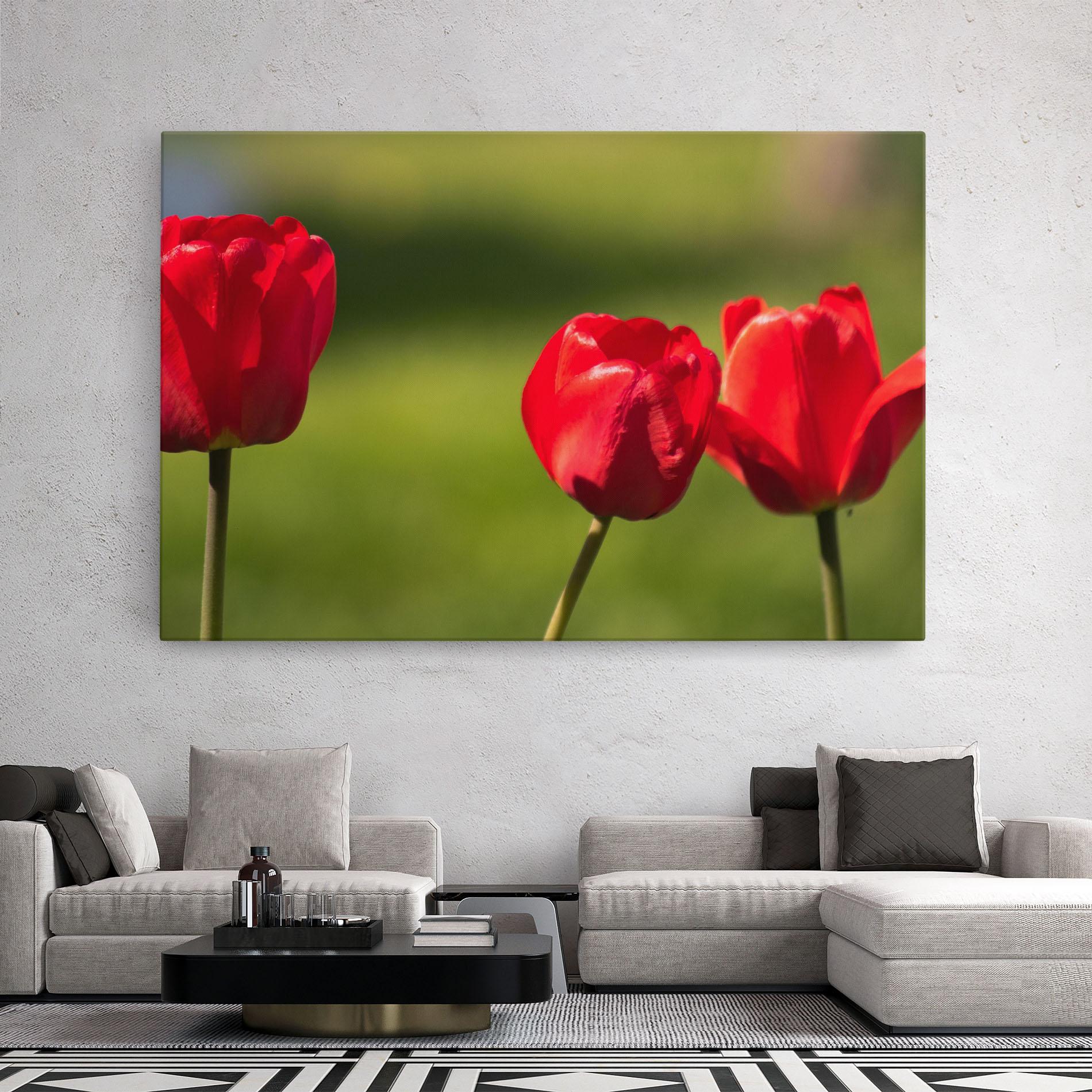Картина на платно 3 Red Tulips mockup 2
