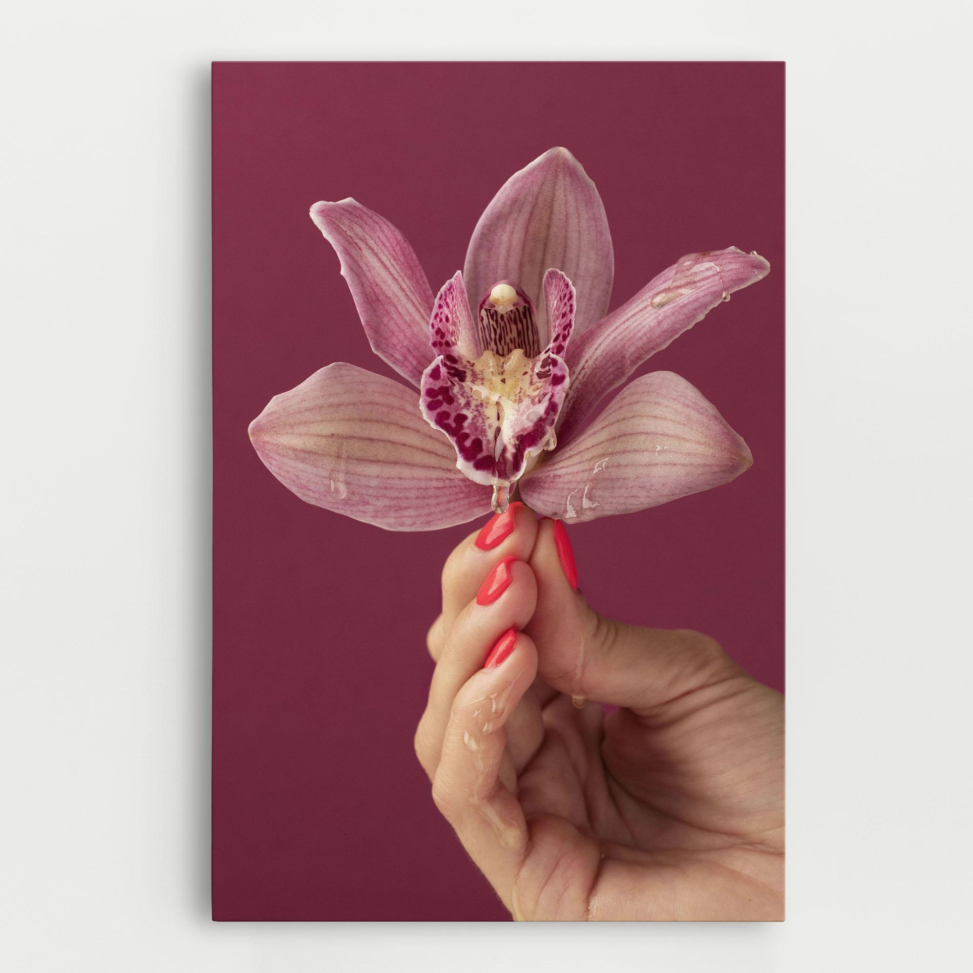 Картина на платно Orchid Holding mockup 0