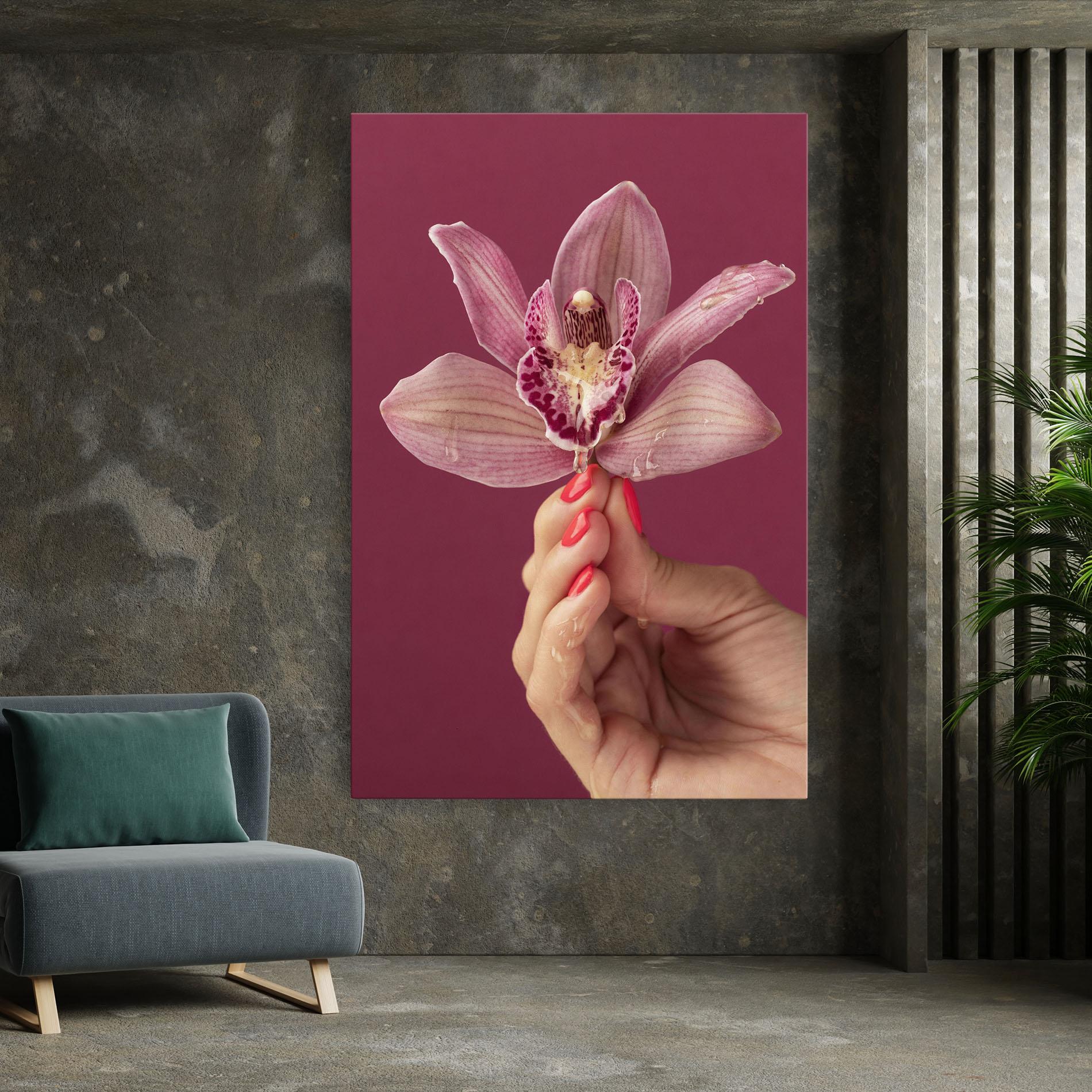 Картина на платно Orchid Holding mockup 7