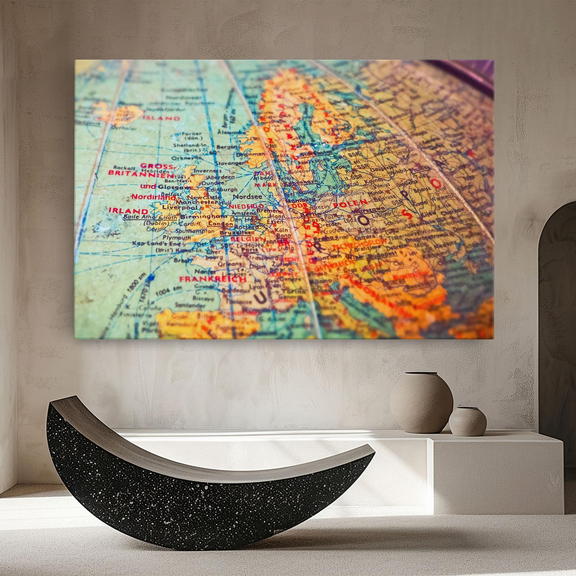 Картина на платно Globe mockup 8