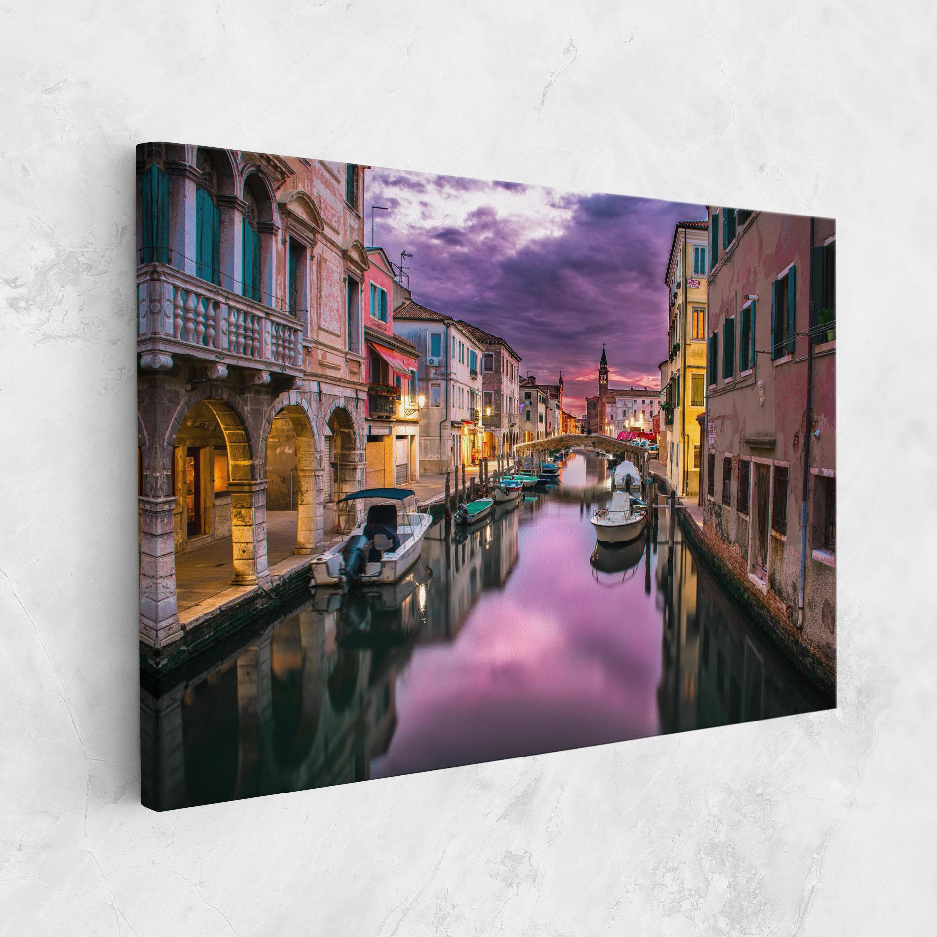 Картина на платно Purple Light Venecia mockup 1