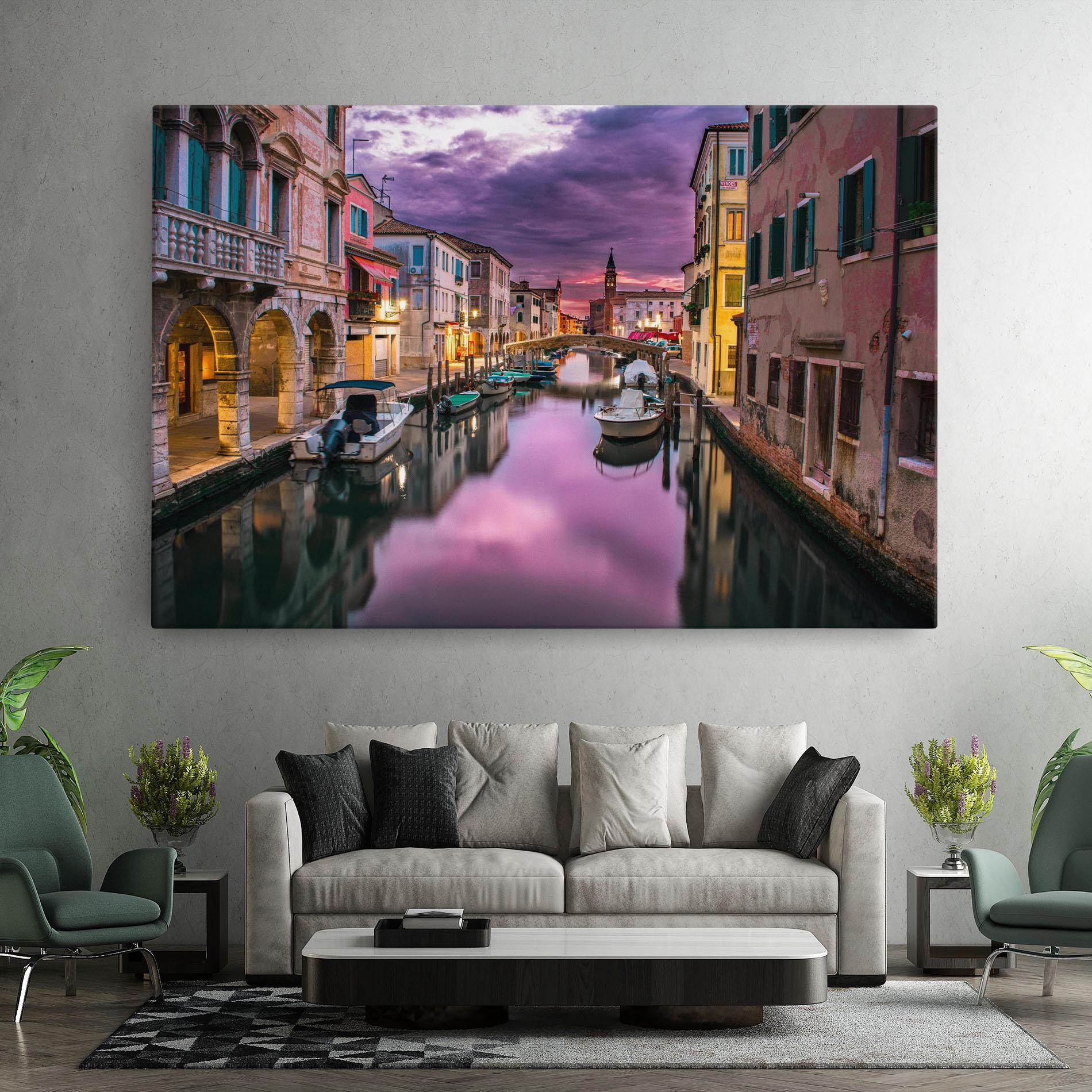 Картина на платно Purple Light Venecia mockup 7