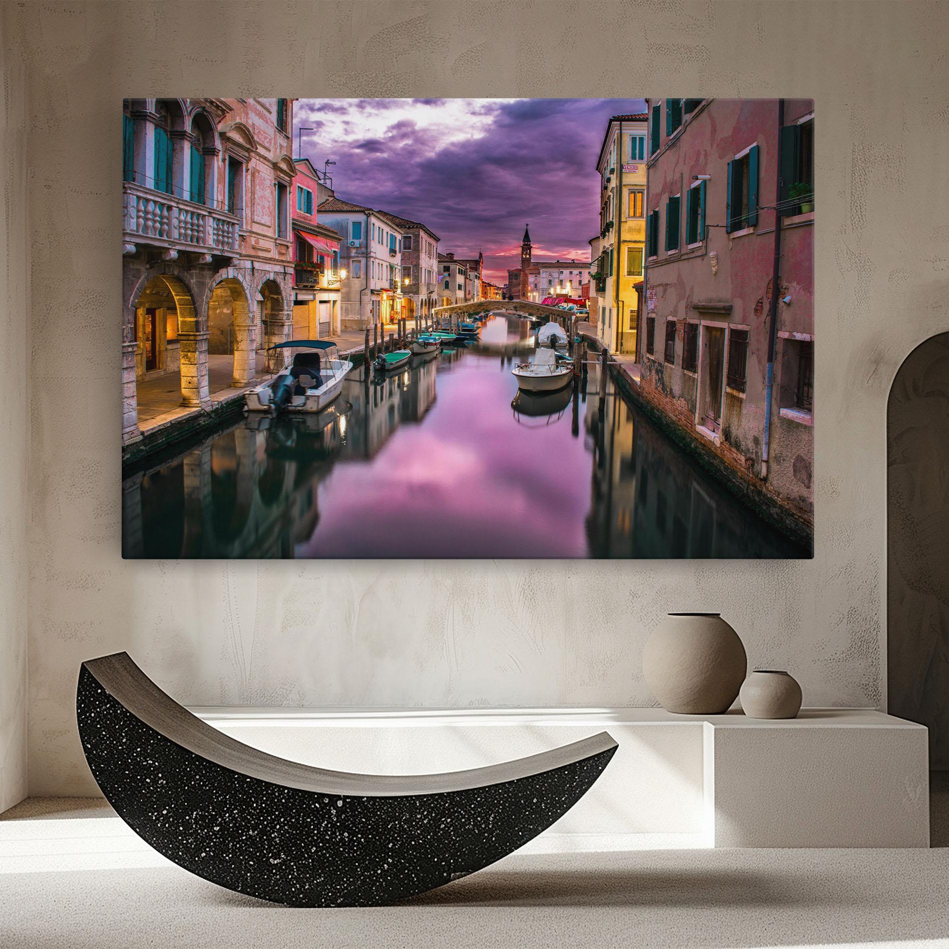 Картина на платно Purple Light Venecia mockup 8