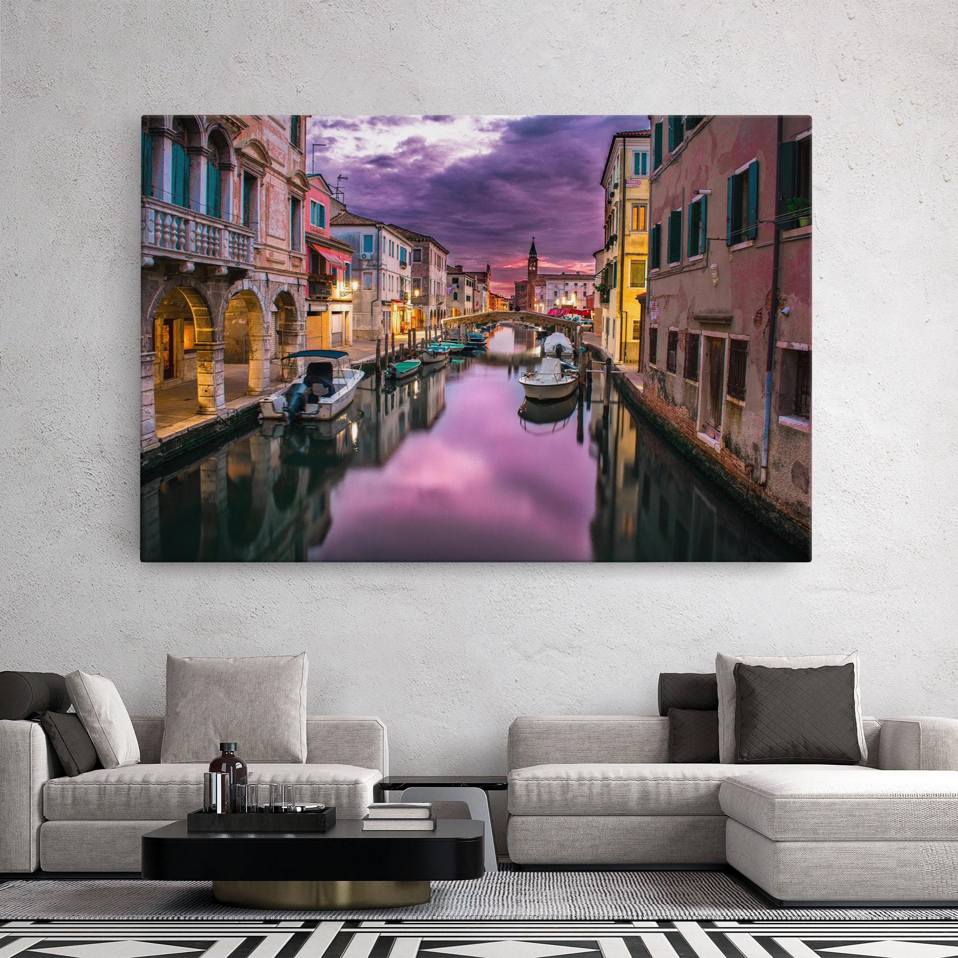 Картина на платно Purple Light Venecia mockup 2