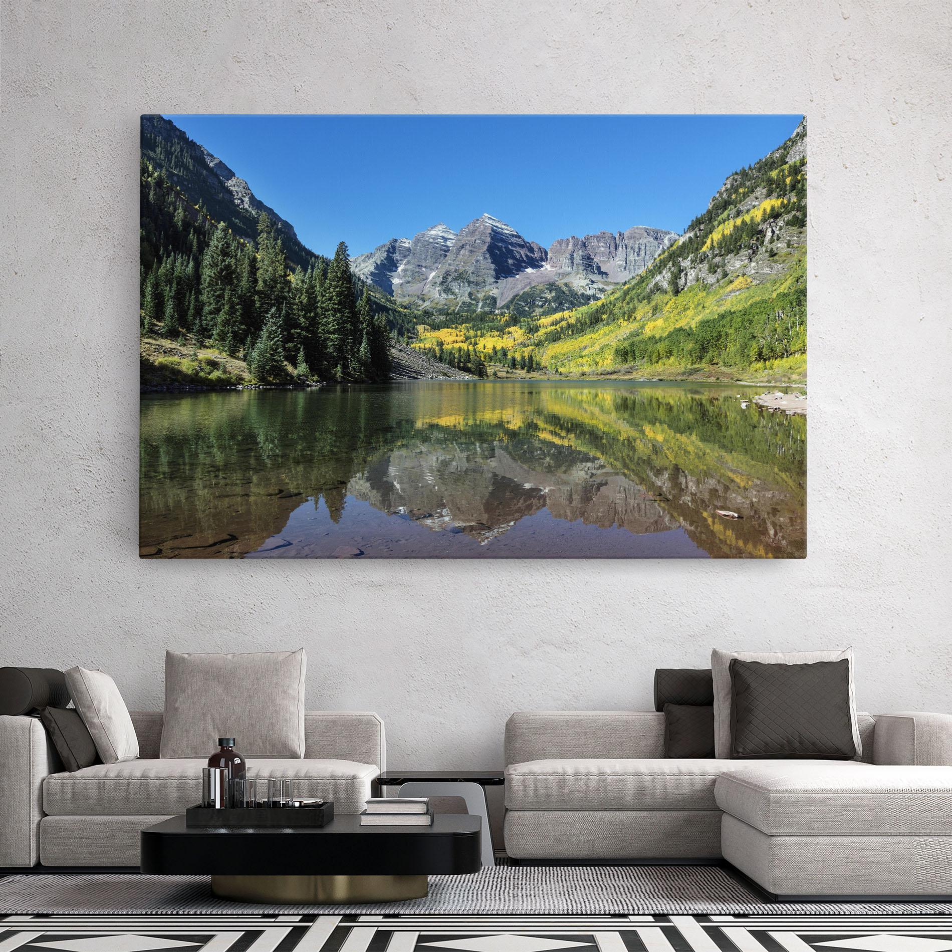 Картина на платно Lake Green Mountain mockup 2