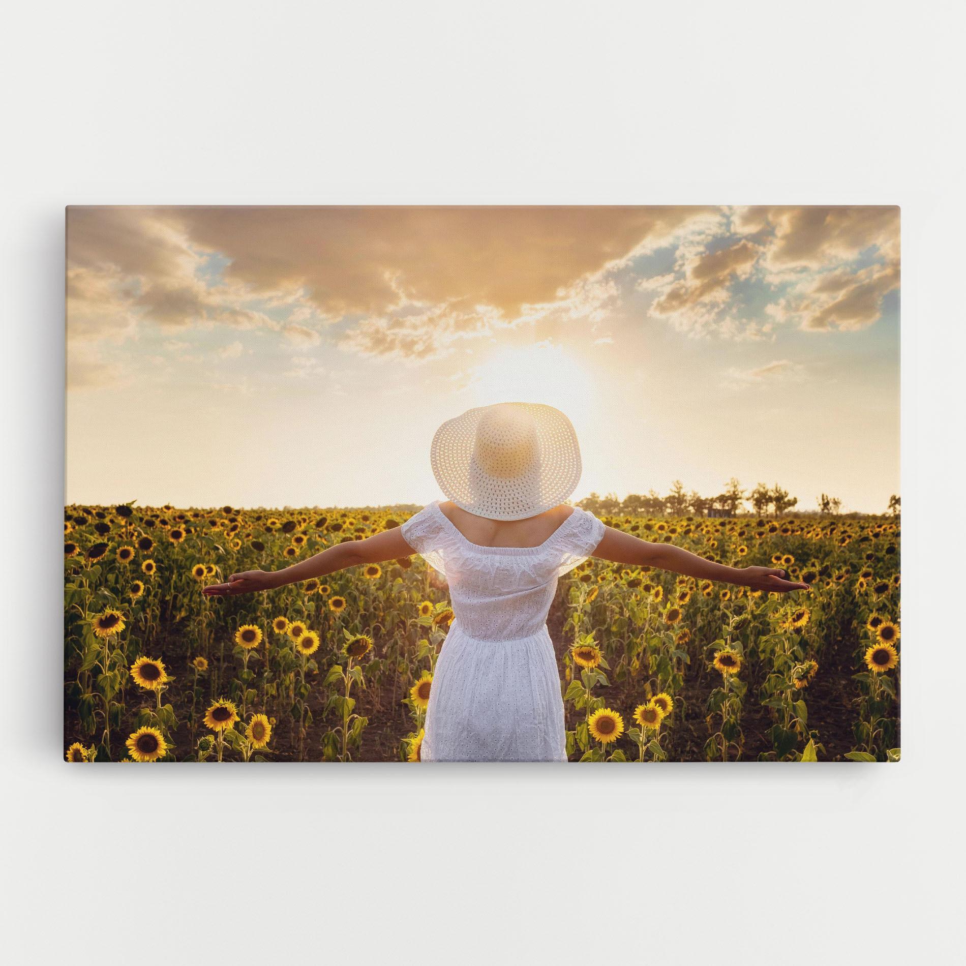 Картина на платно Girl In Nature mockup 0