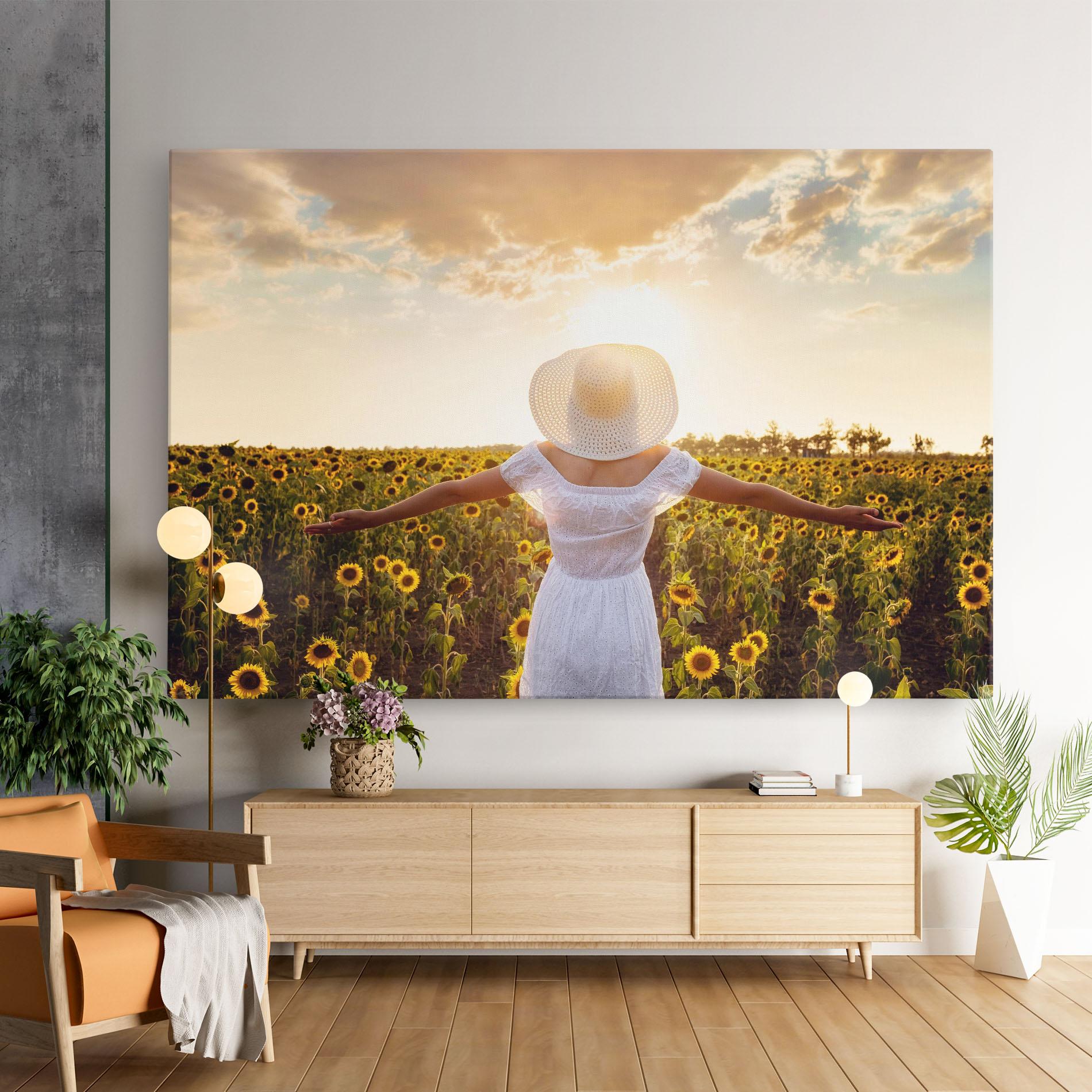 Картина на платно Girl In Nature mockup 9