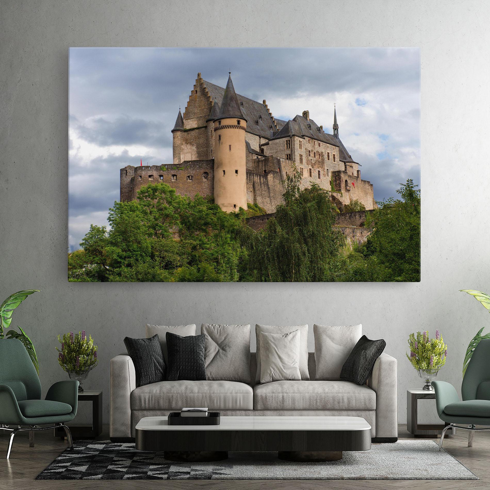Картина на платно Castle Vianden mockup 7