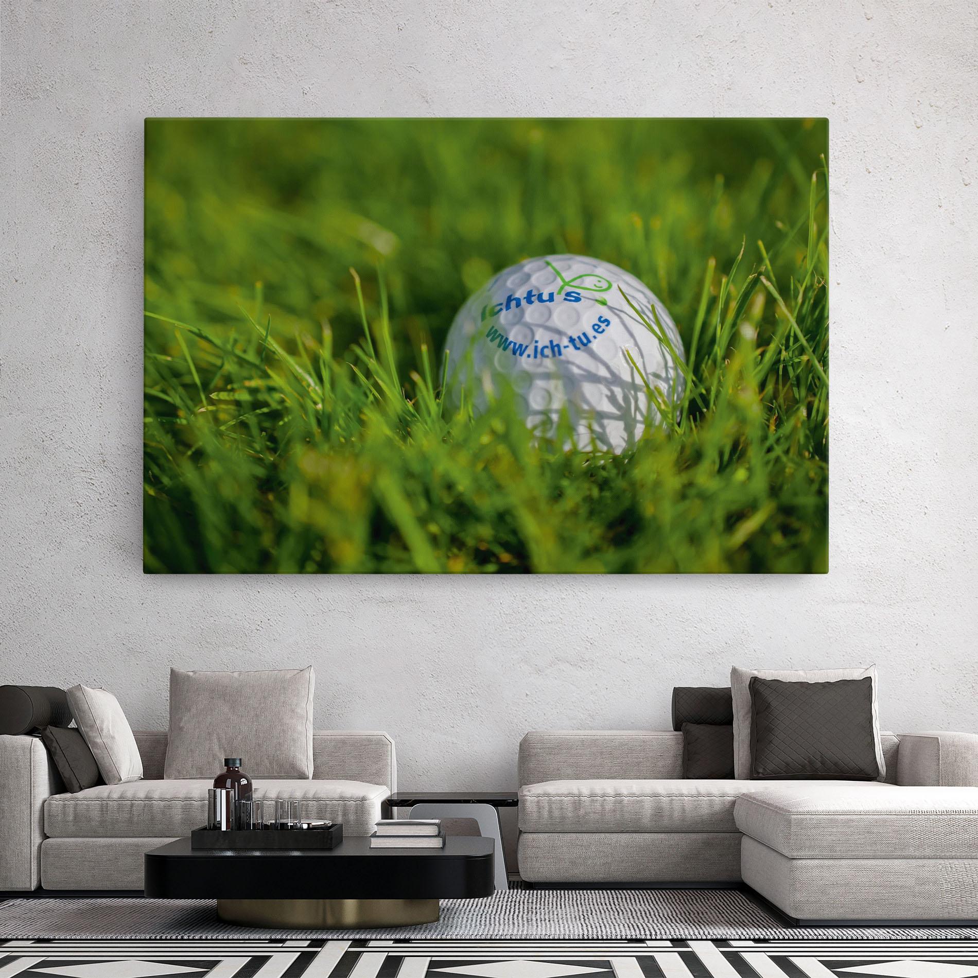Картина на платно Golf Ball In Grass mockup 2