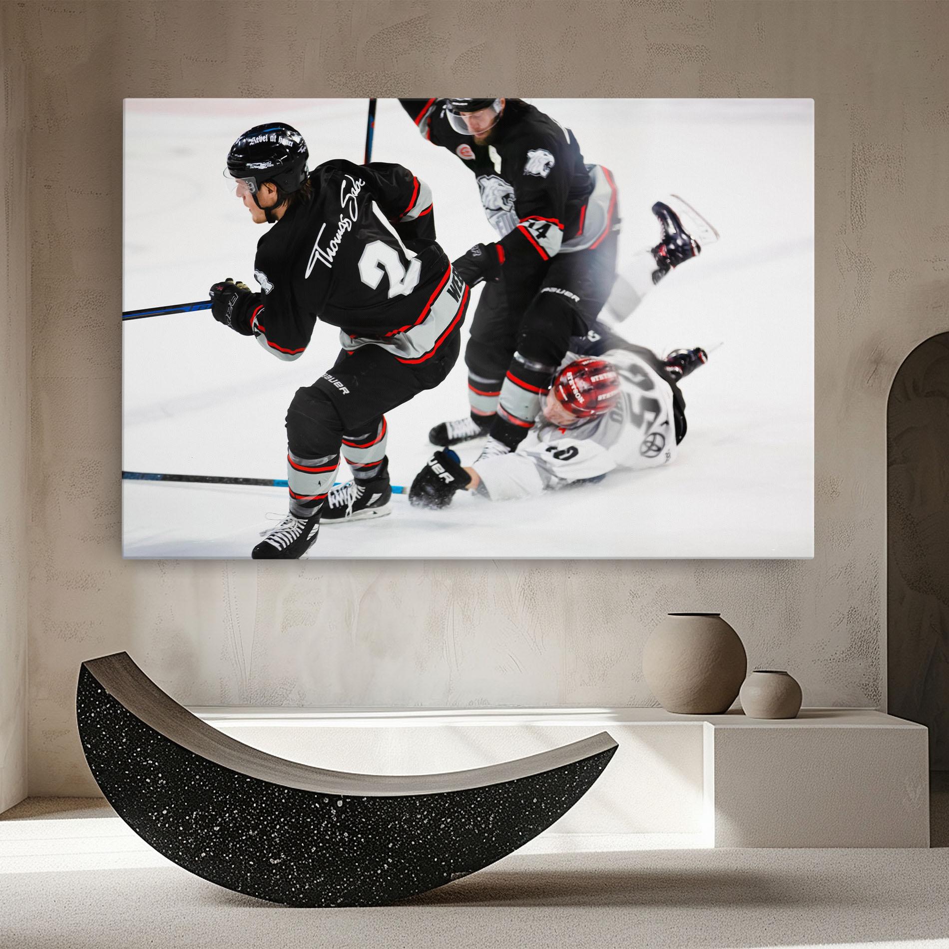 Картина на платно Breakaway Boss mockup 8