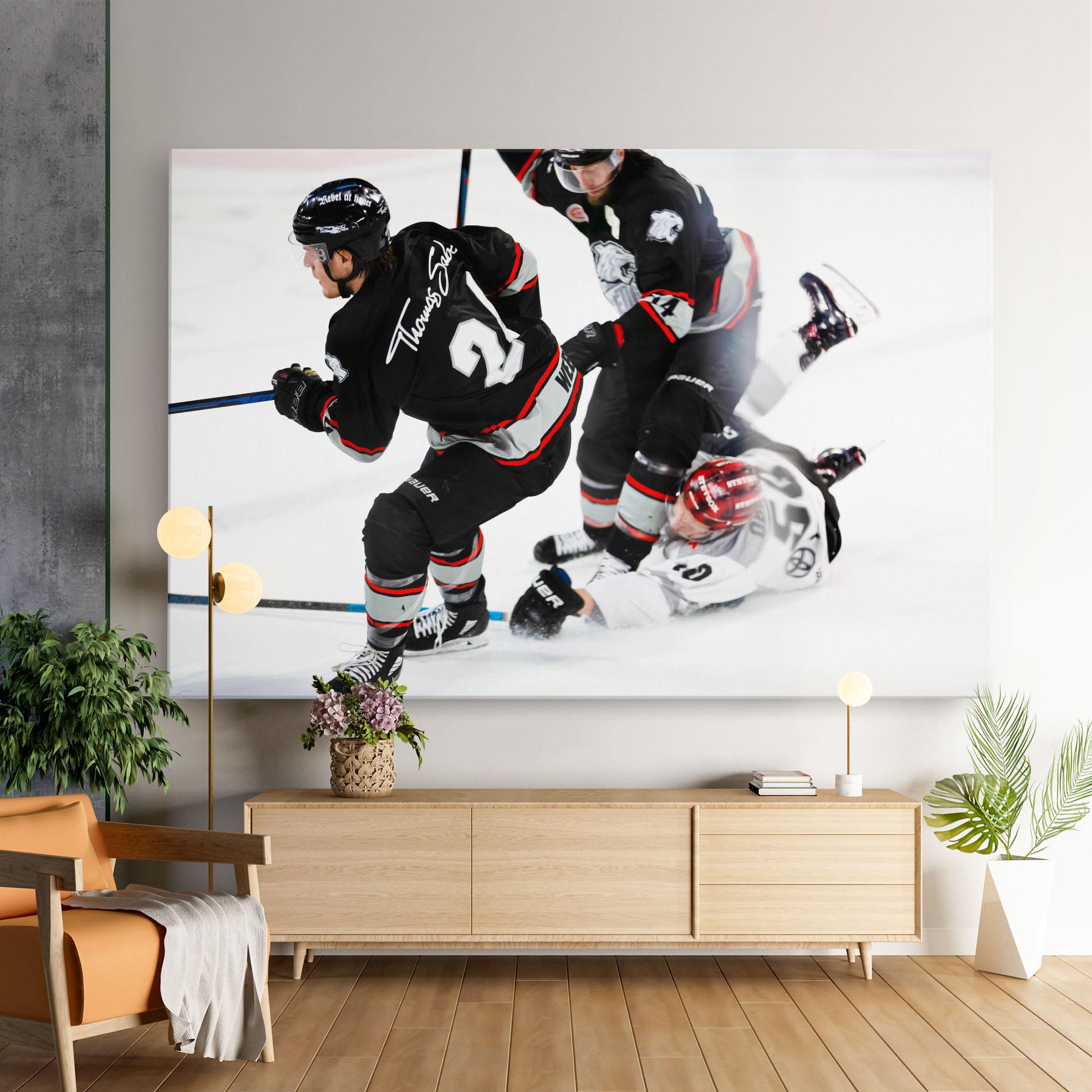 Картина на платно Breakaway Boss mockup 9