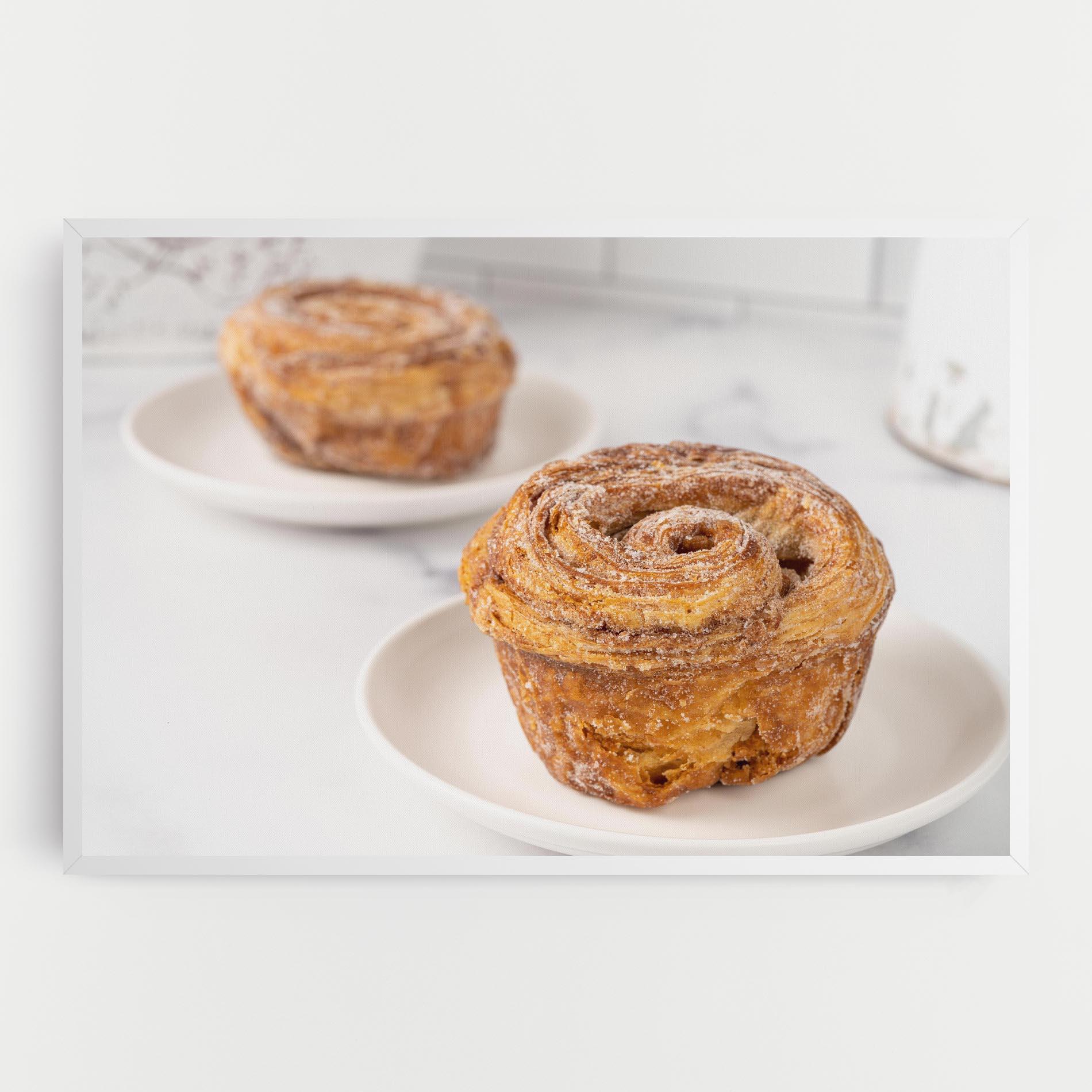 Картина на платно Cinnamon Roll mockup 0