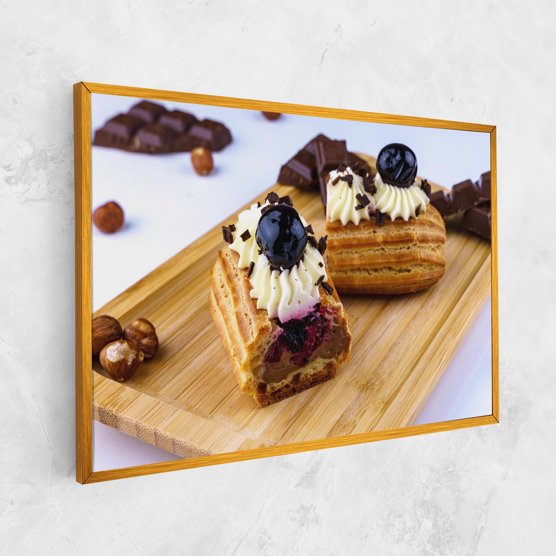 Картина на платно Blueberry Eclair mockup 1