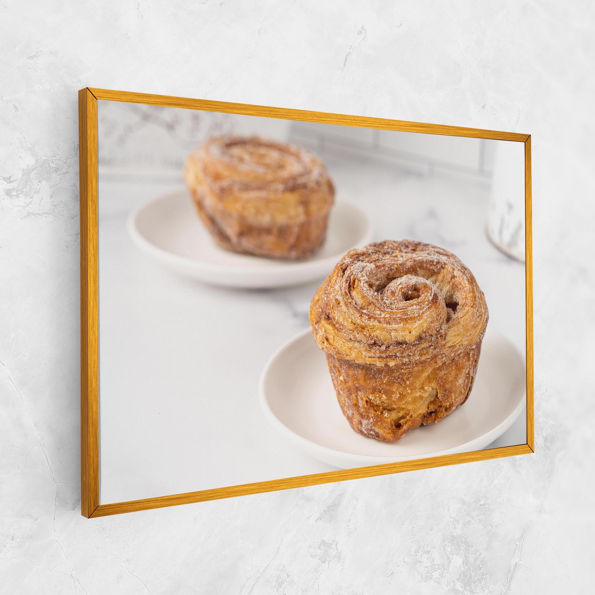 Картина на платно Cinnamon Roll mockup 1