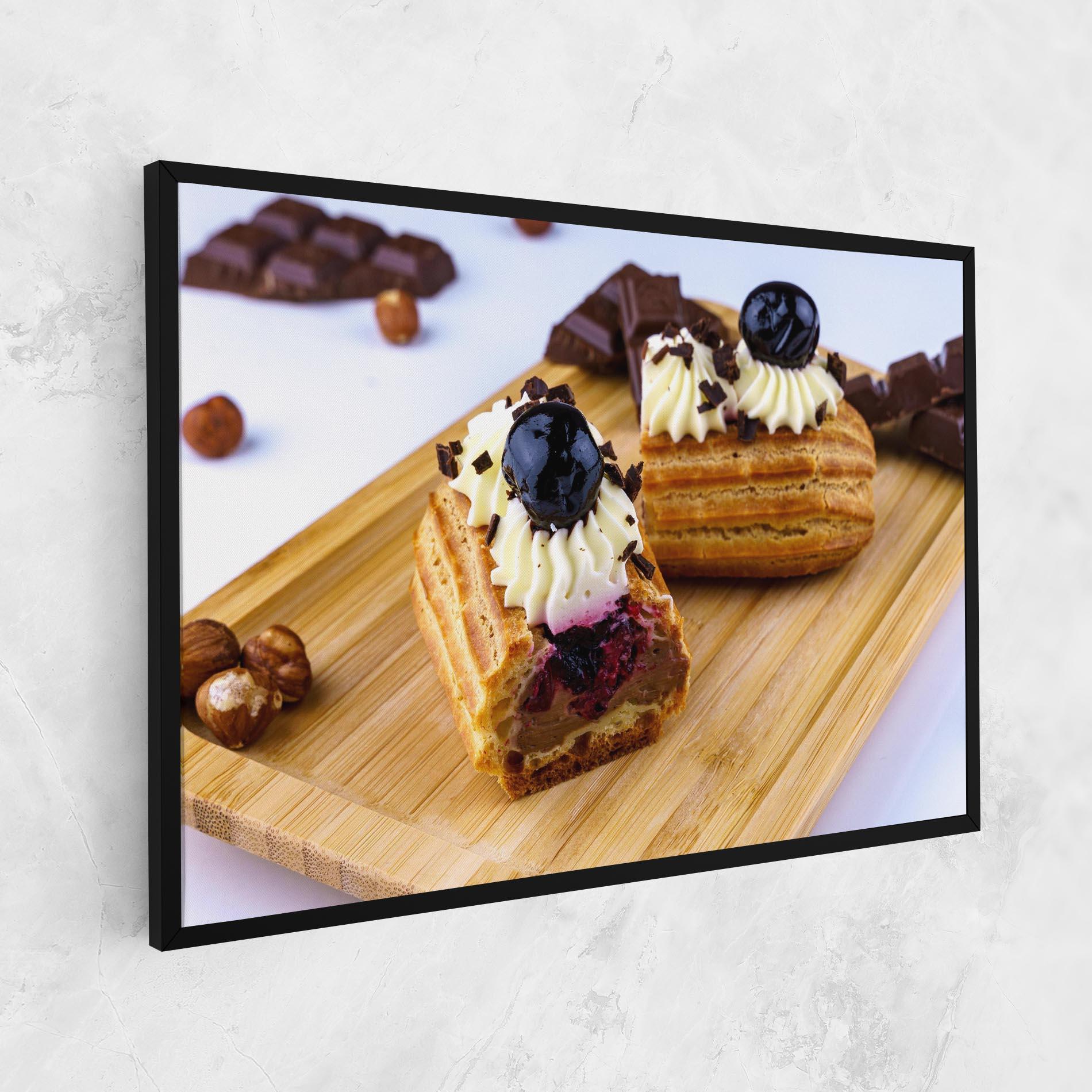 Картина на платно Blueberry Eclair mockup 1