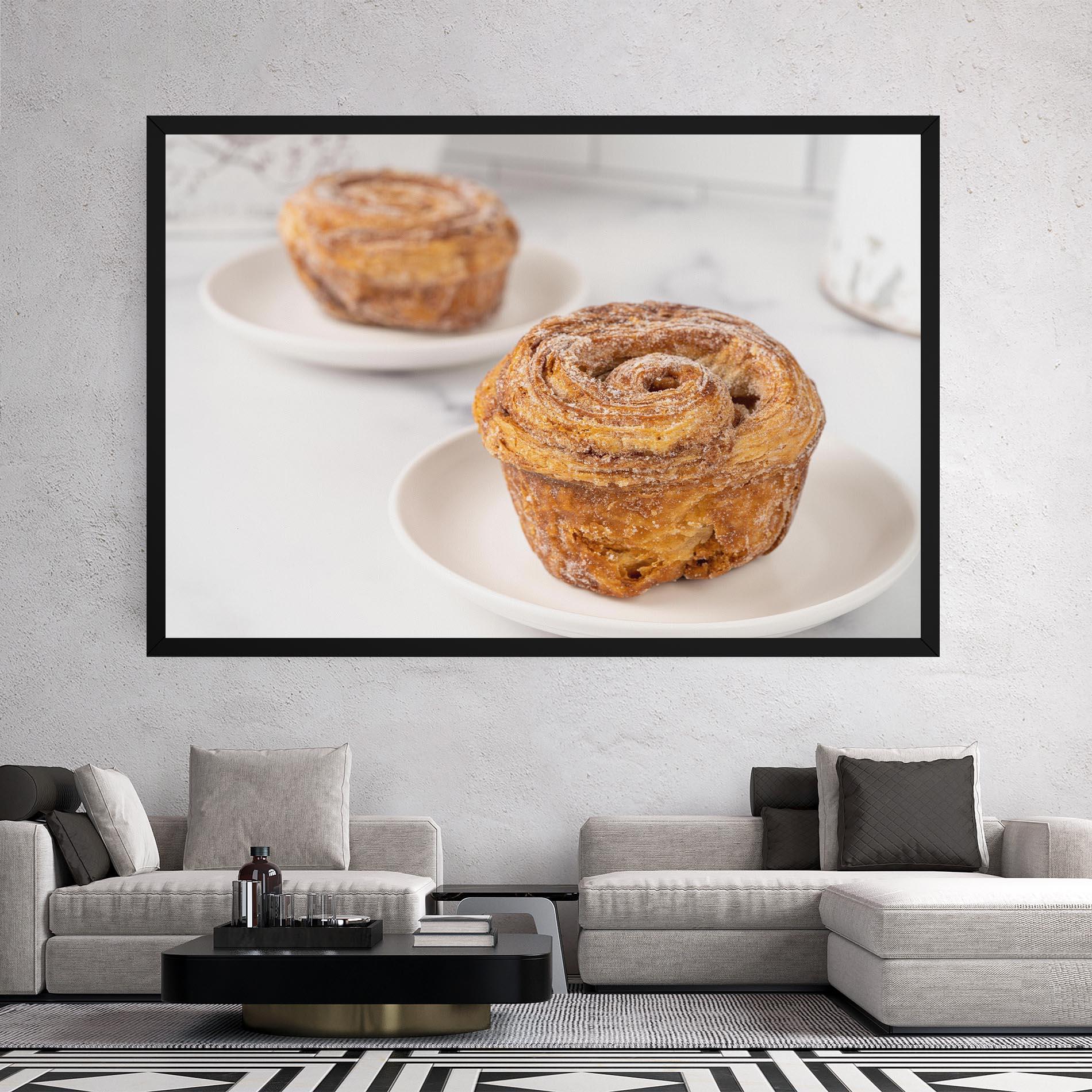Картина на платно Cinnamon Roll mockup 2