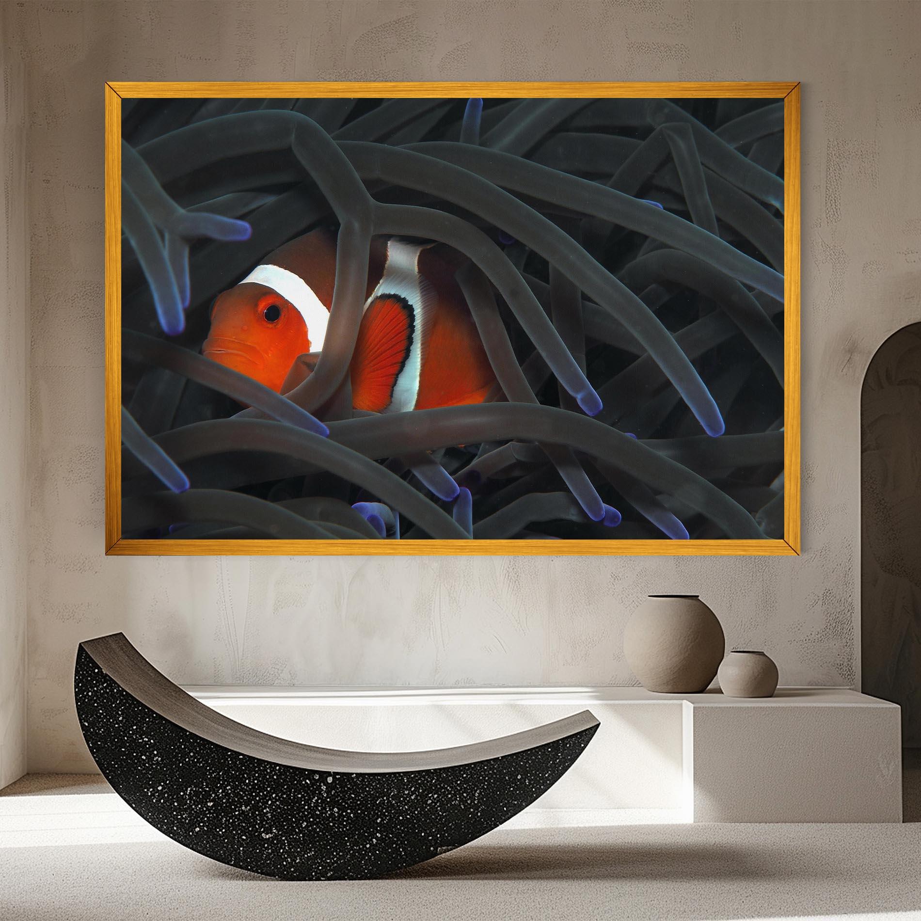 Картина на платно Nemo Hiding mockup 8