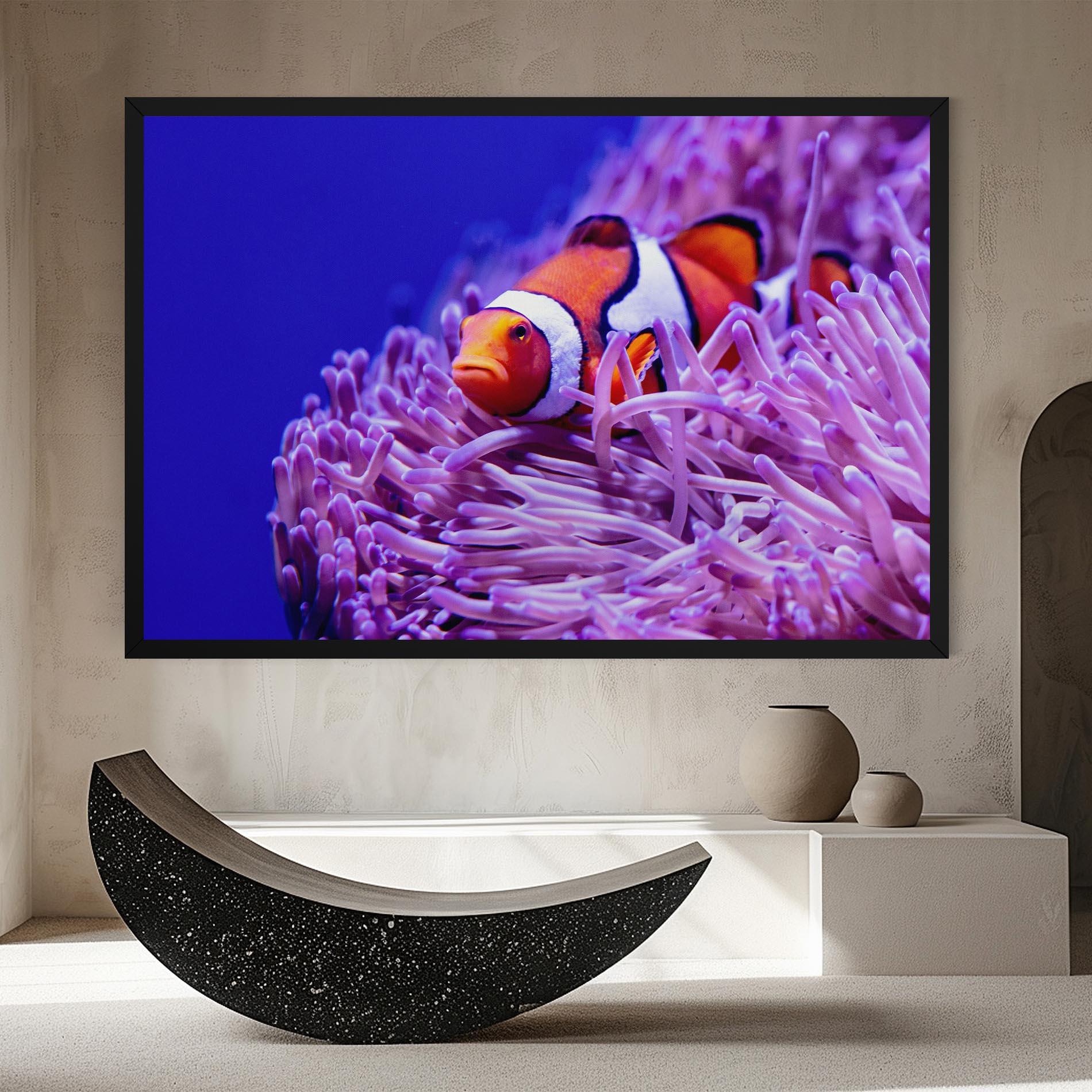 Картина на платно Angry Nemo mockup 8