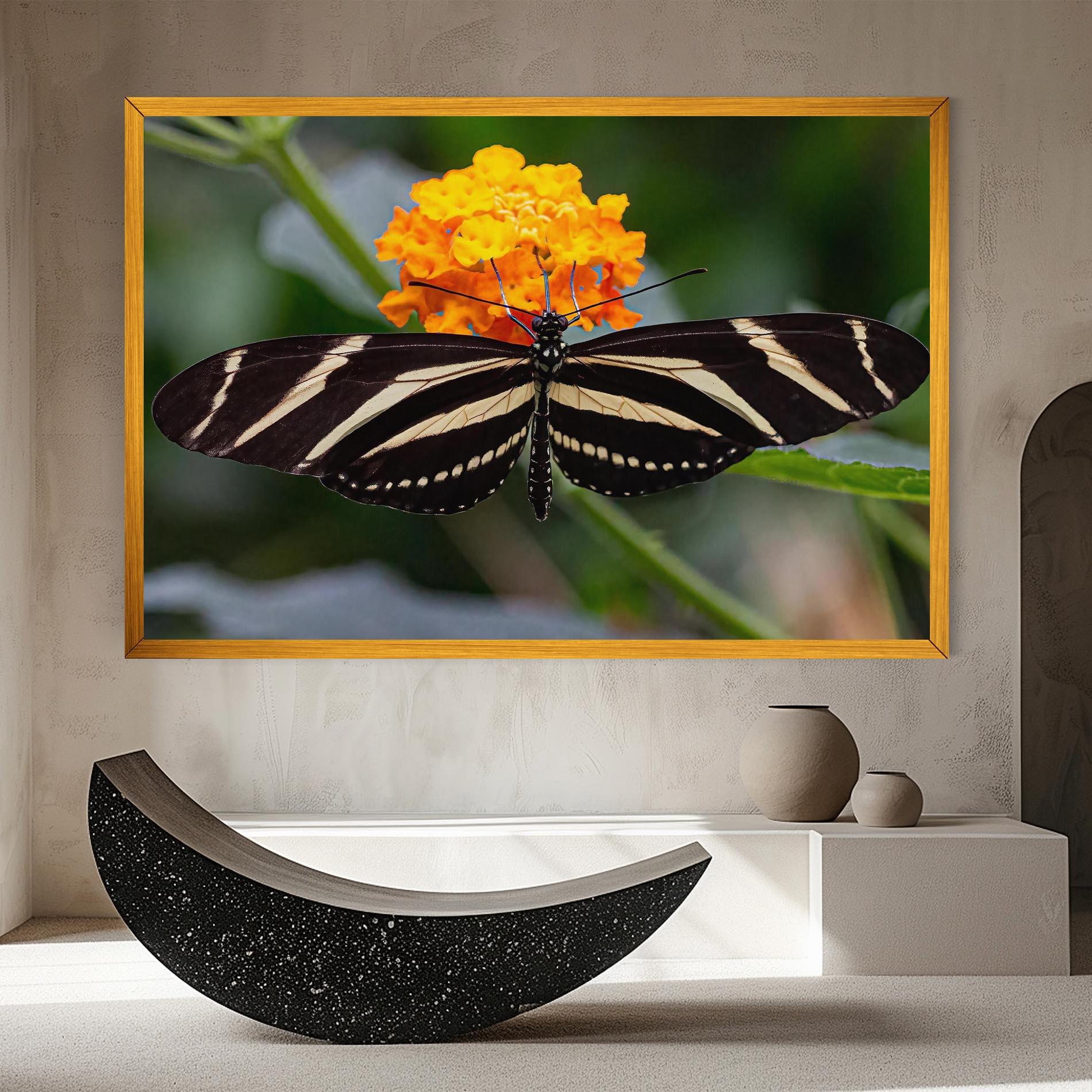 Картина на платно Big Wings Butterfly mockup 8