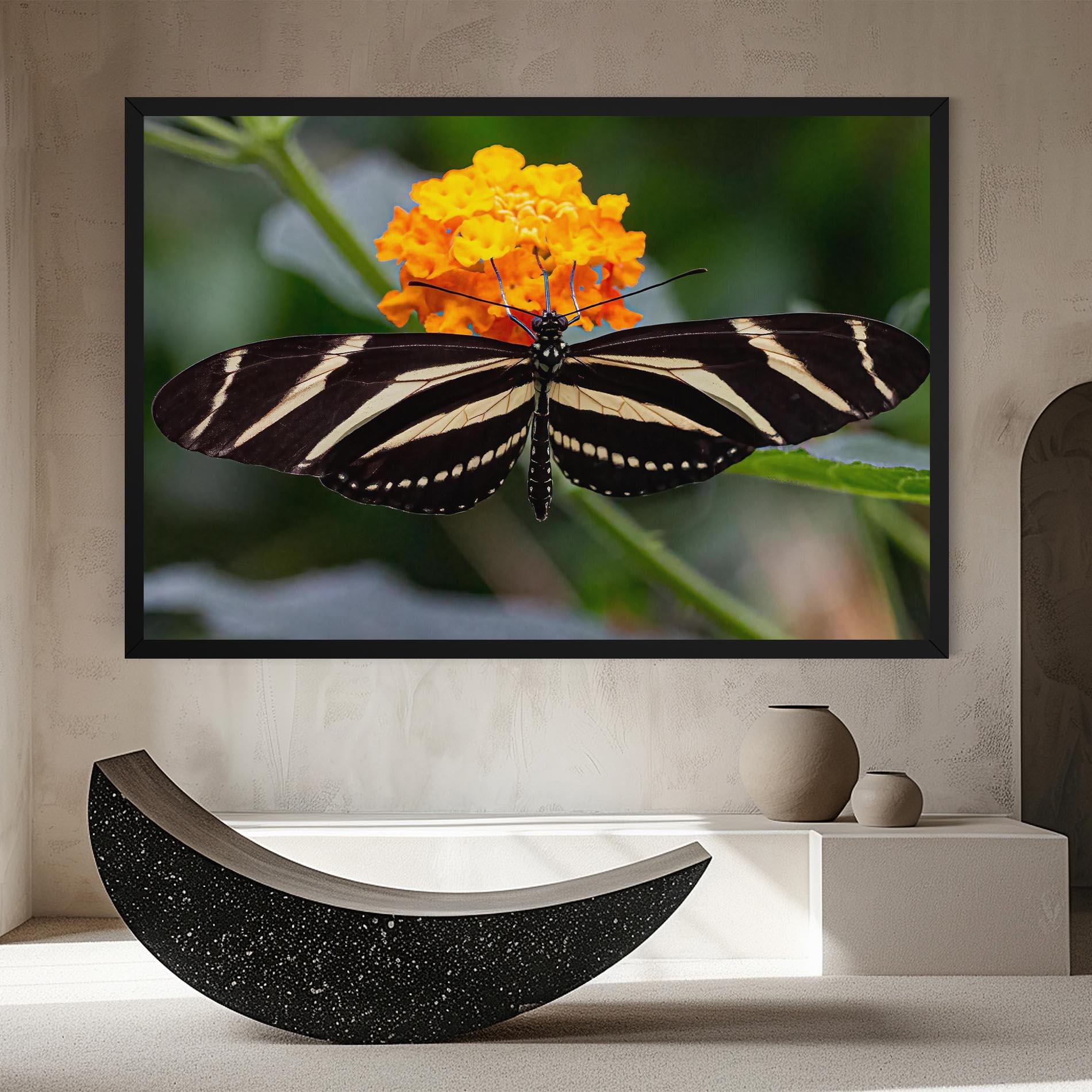 Картина на платно Big Wings Butterfly mockup 8