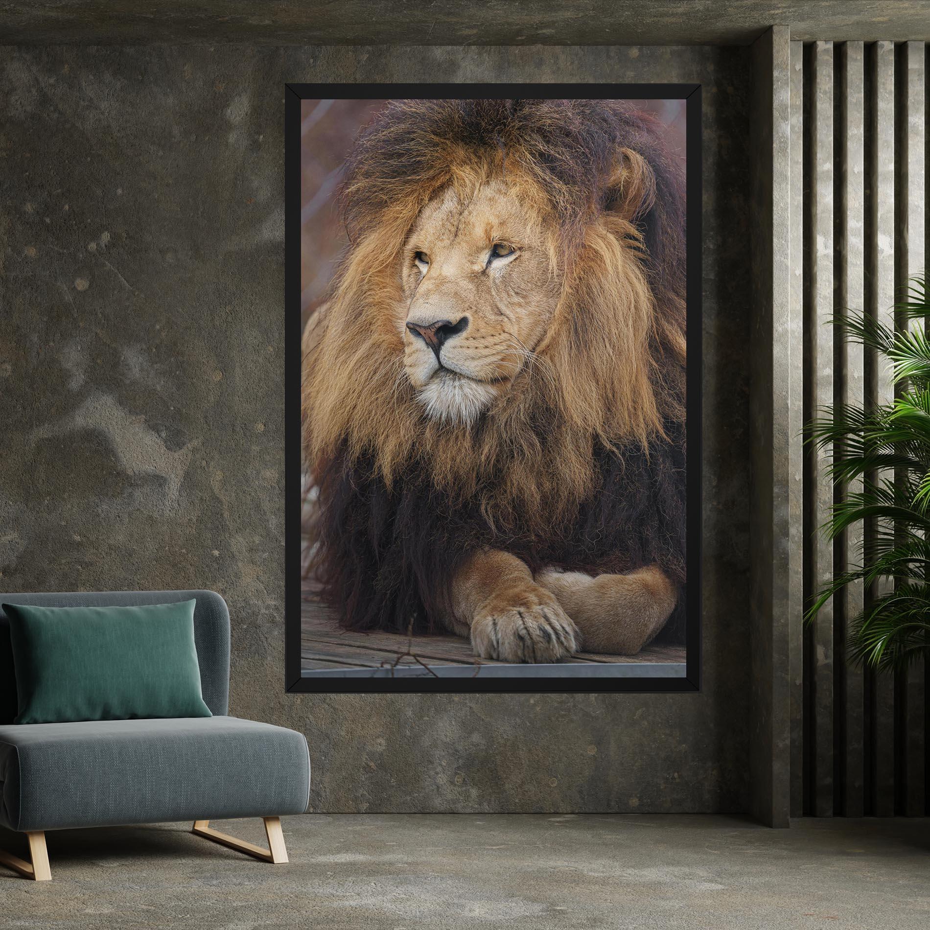 Картина на платно Lion Chilling mockup 7