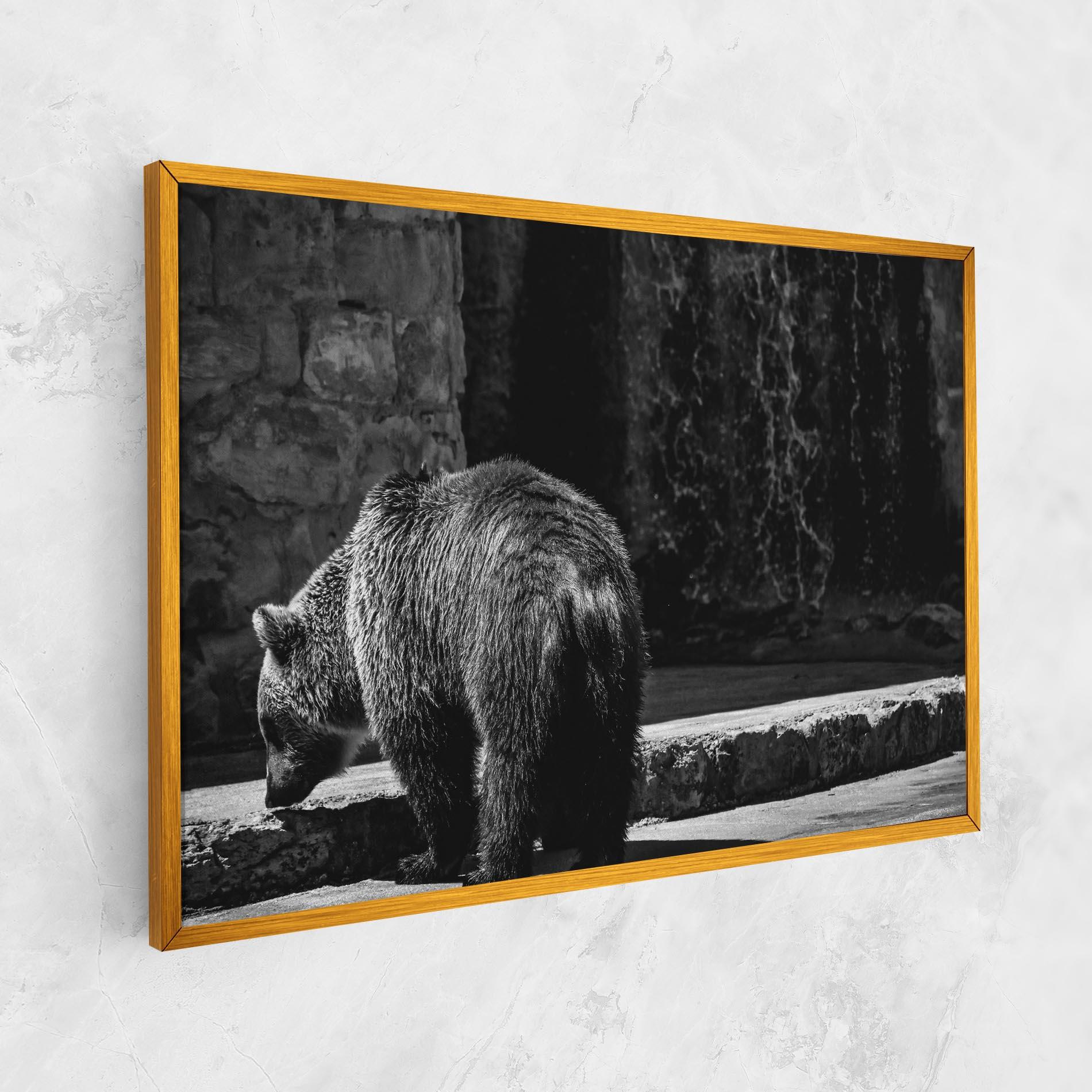 Картина на платно Grey Bear mockup 1