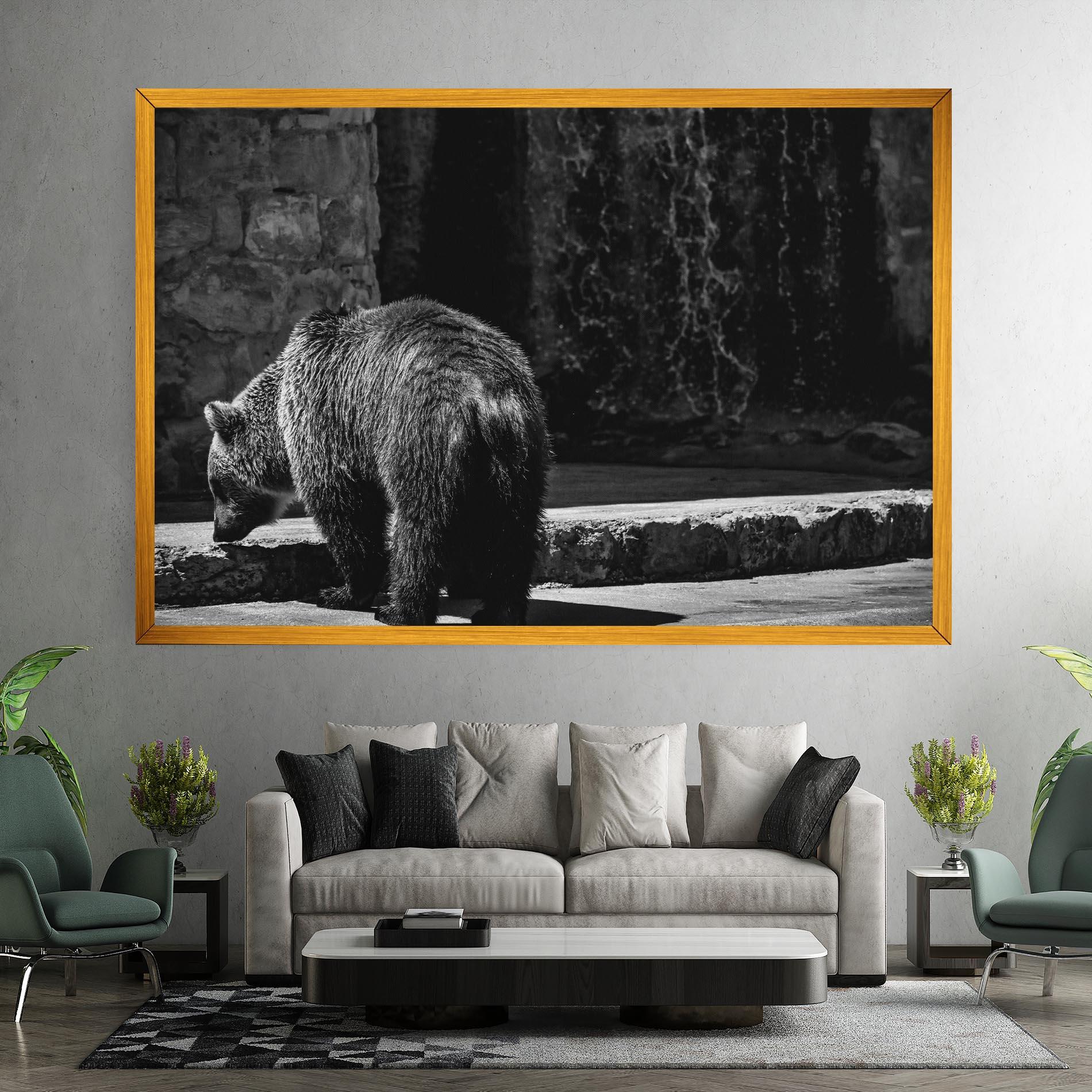 Картина на платно Grey Bear mockup 7