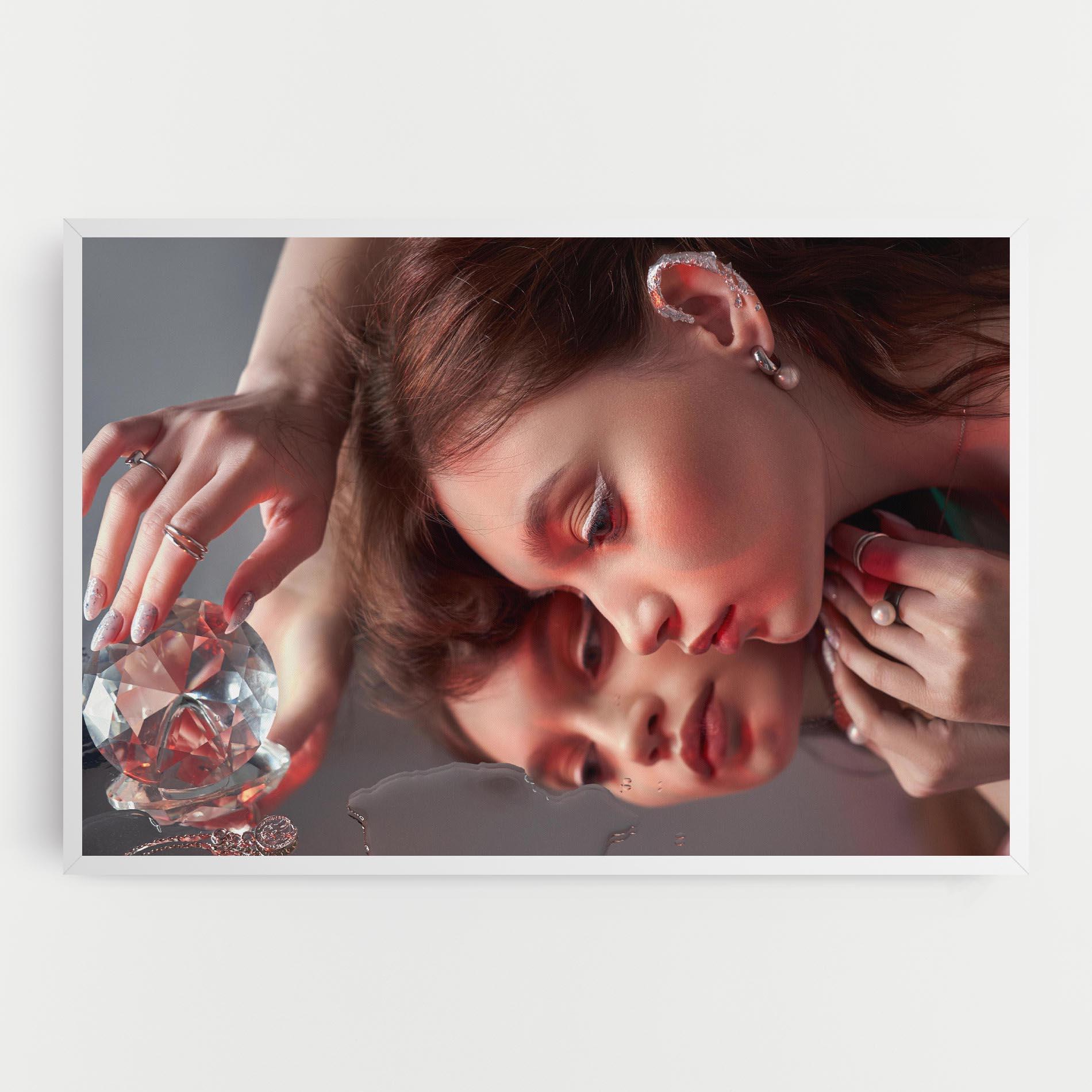 Картина на платно Big Diamond Hand mockup 0