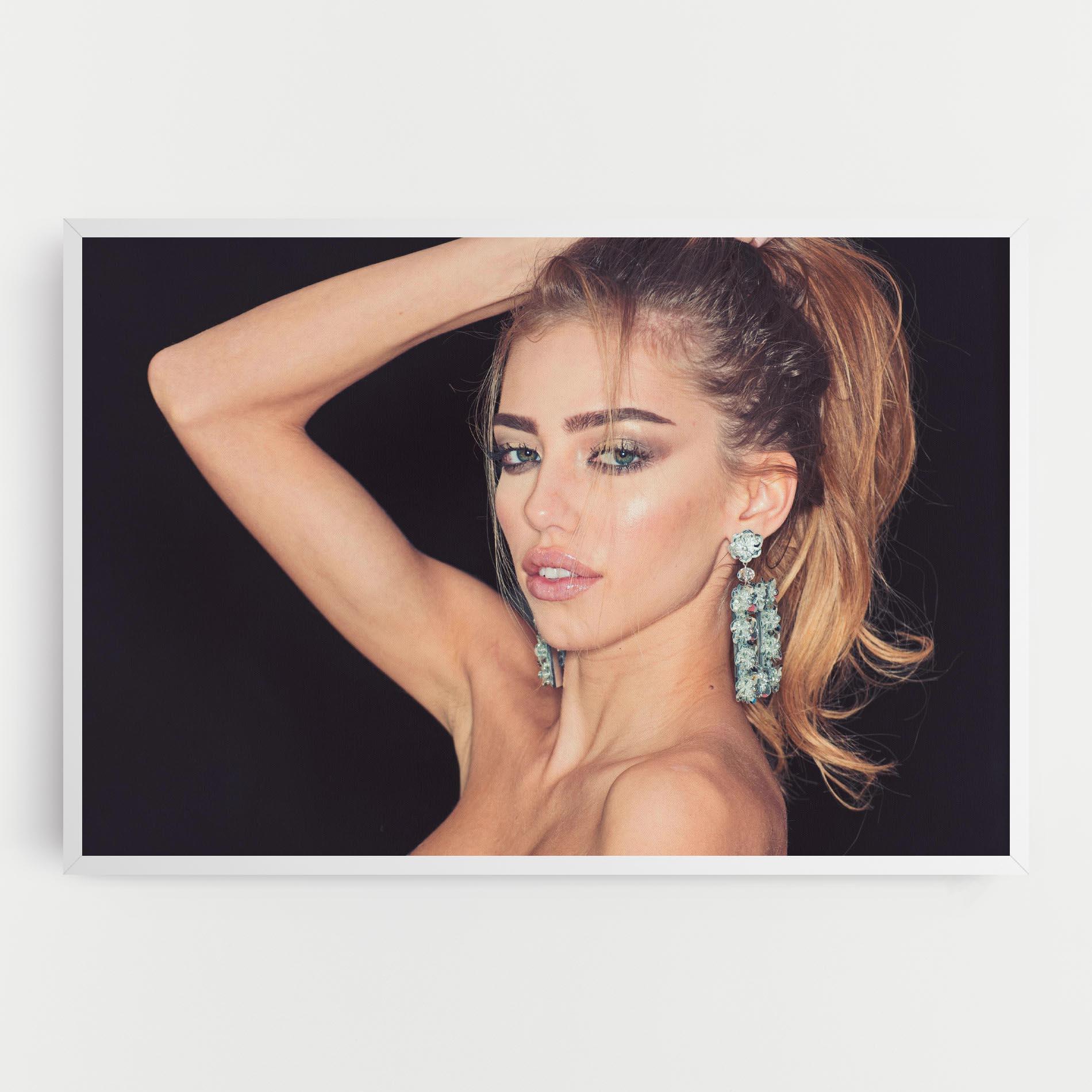 Картина на платно Flower Earrings mockup 0