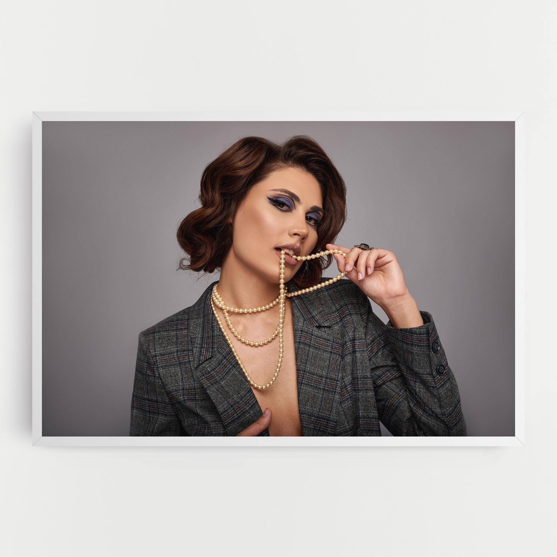 Картина на платно Gold Pearls mockup 0