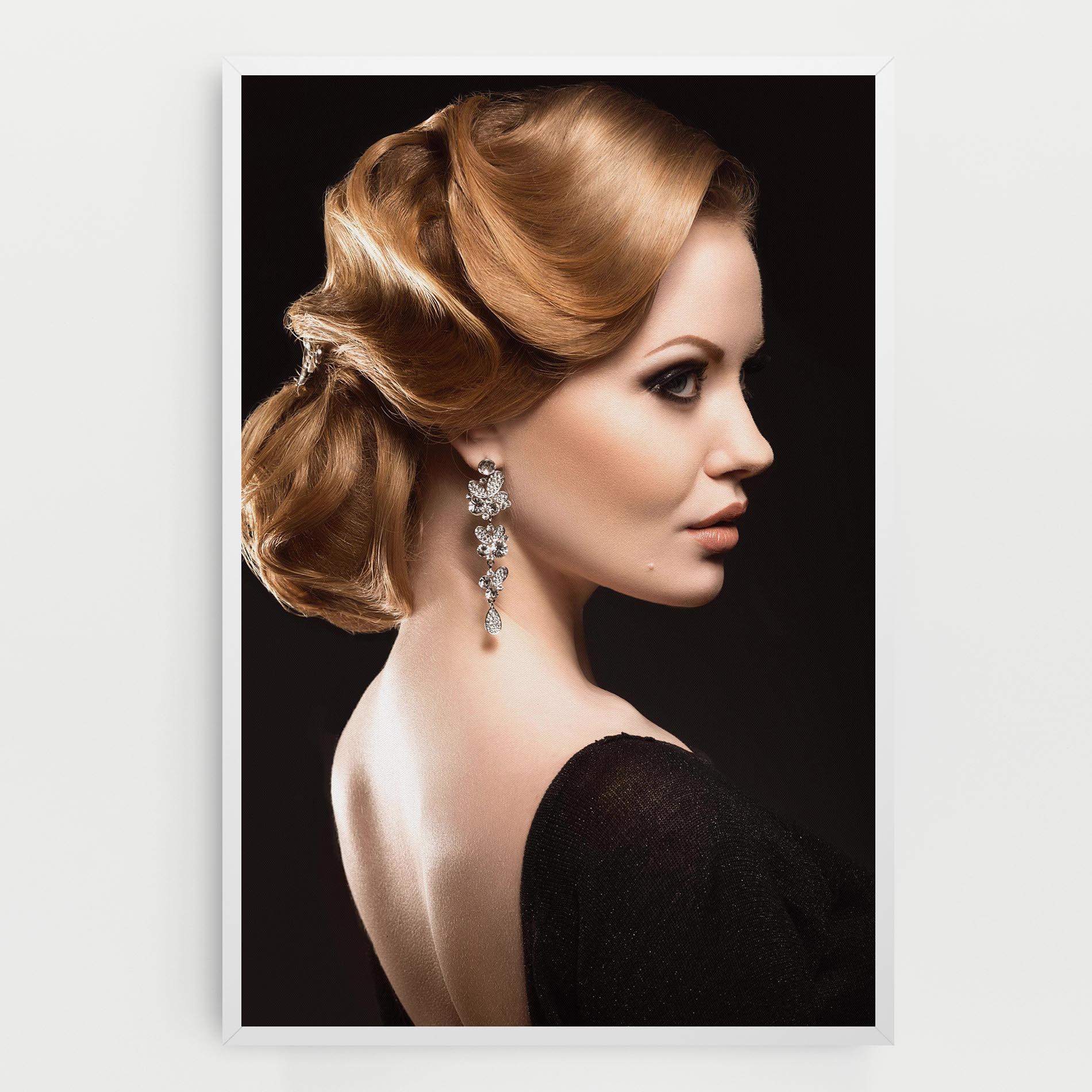 Картина на платно Elegant Earrings mockup 0