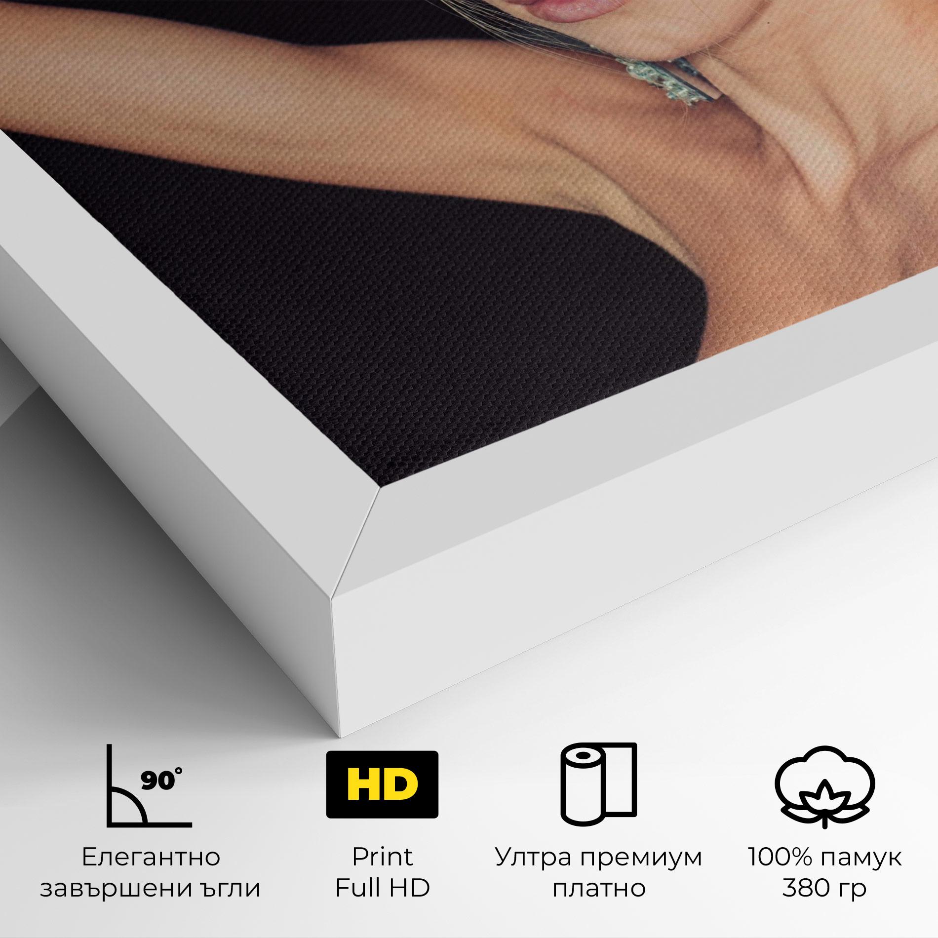 Картина на платно Flower Earrings mockup 4