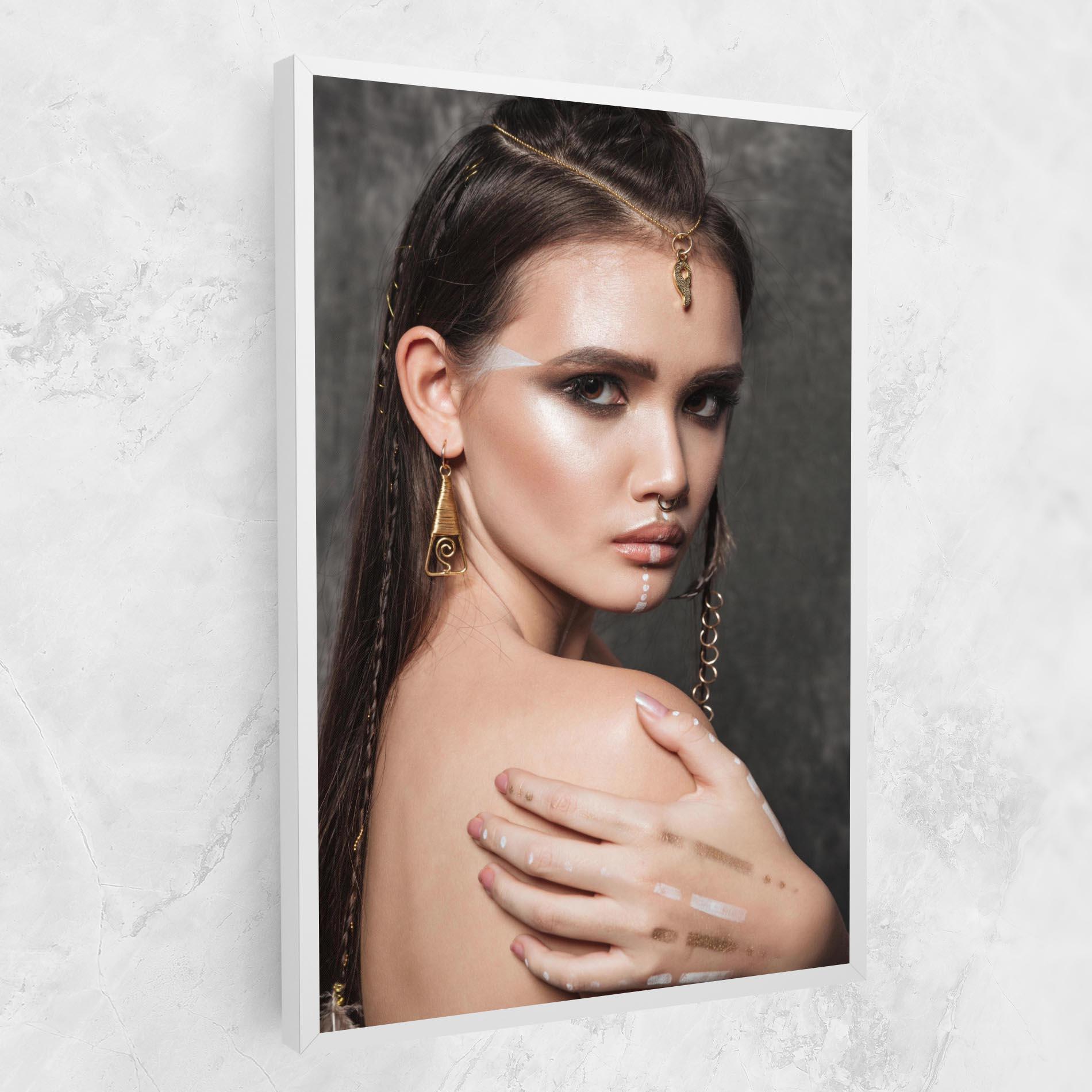 Картина на платно Gold Triangle Earring mockup 1