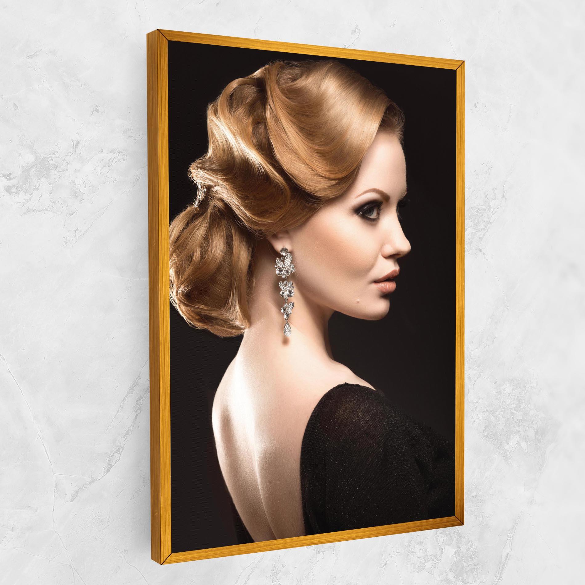 Картина на платно Elegant Earrings mockup 1