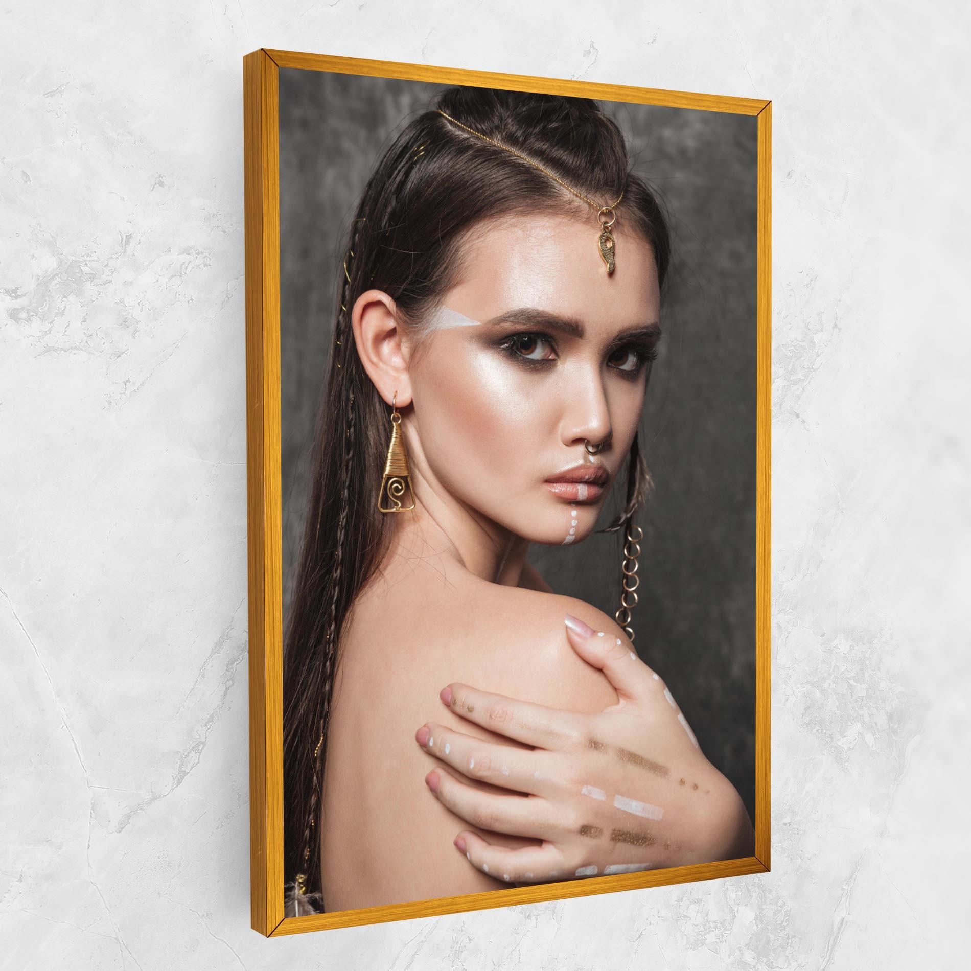 Картина на платно Gold Triangle Earring mockup 1