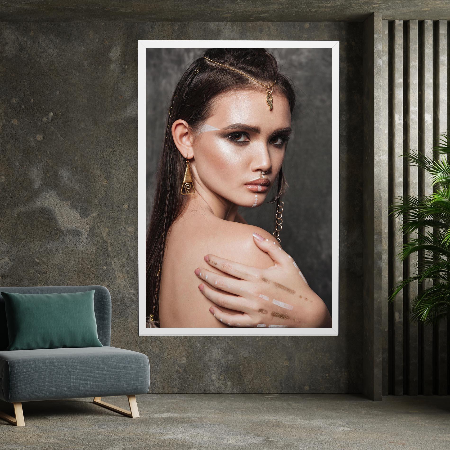 Картина на платно Gold Triangle Earring mockup 7