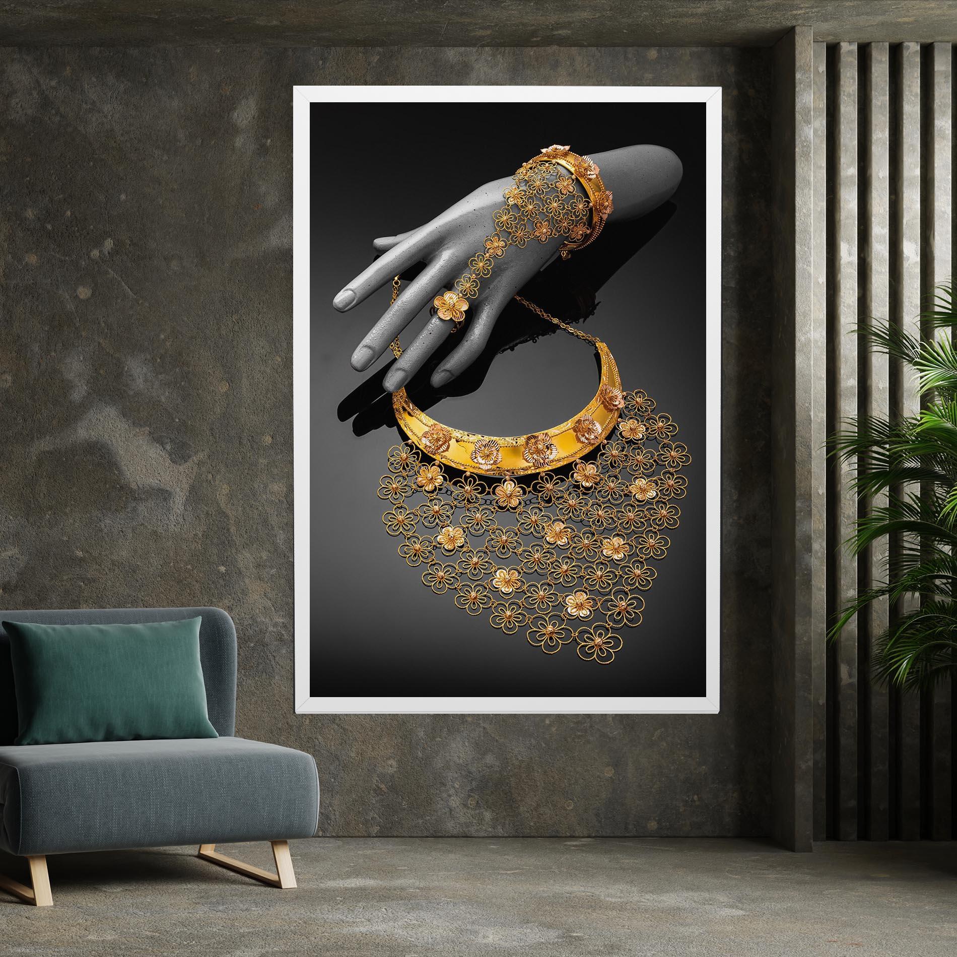 Картина на платно Golden Jewelery Set mockup 7